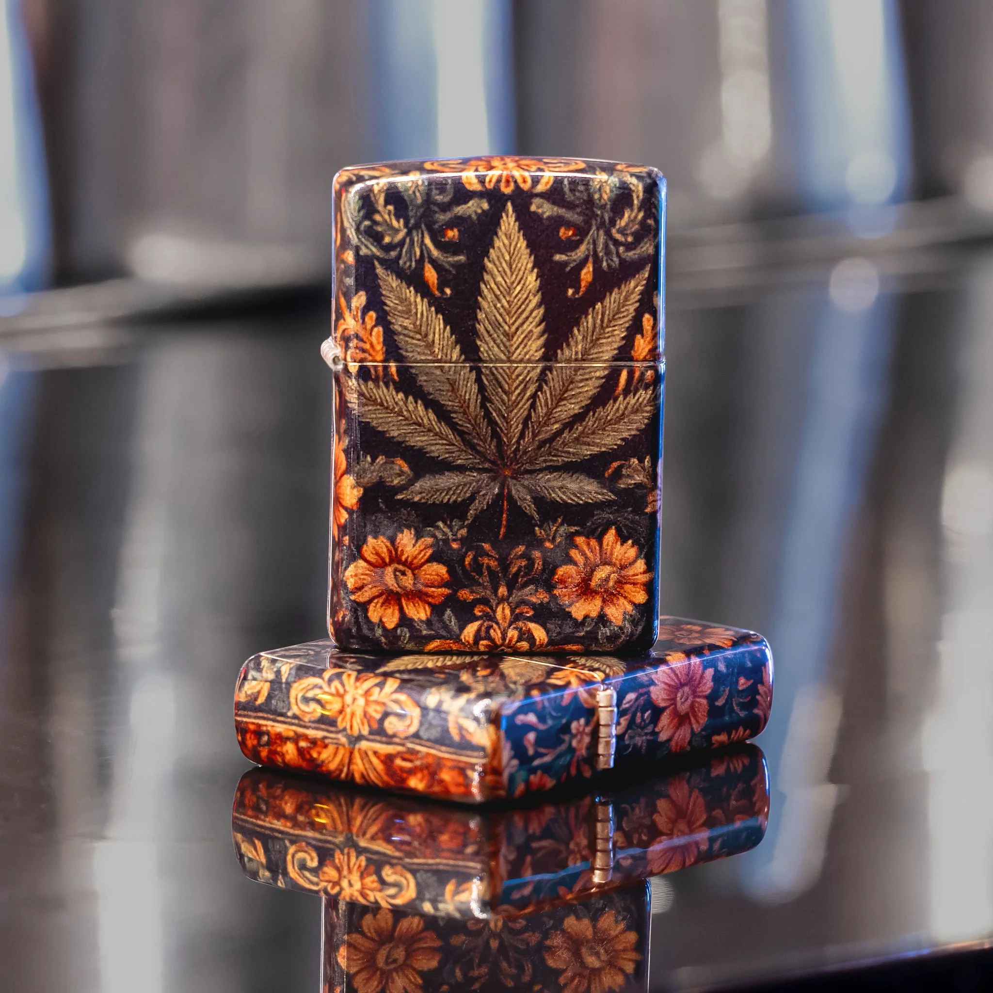 美國製造 | Zippo指定經銷商 Zippo Lighter 大麻葉和花設計 打火機 Cannabis Tapestry Leaf and FLower Design Lighter 47139