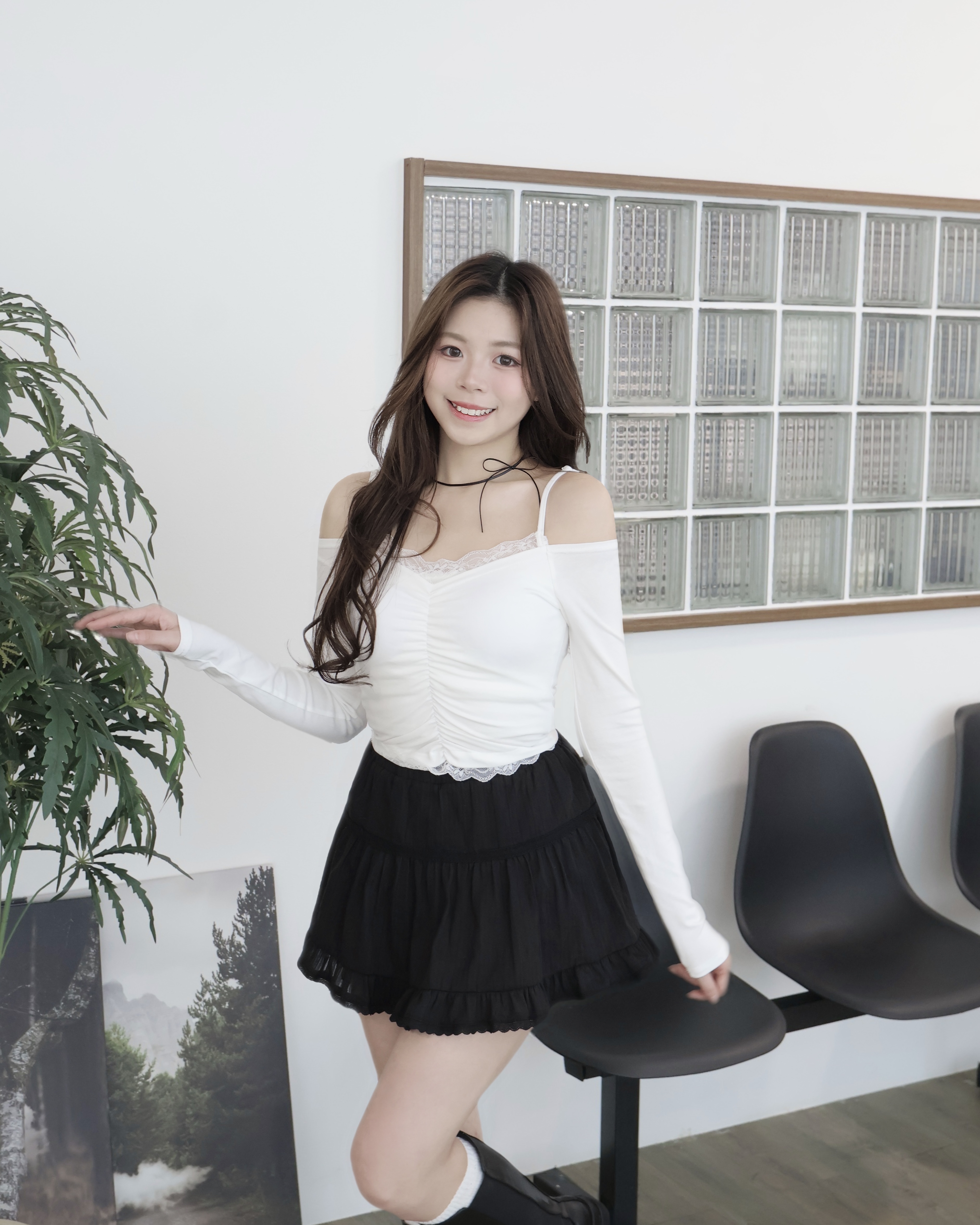   【 🌬️⋆˚ʚɞ可鹽可甜🤍心形皺褶LACE點綴～露肩修身連PAD上衣!✨】 This is For Lace Top(三色入)