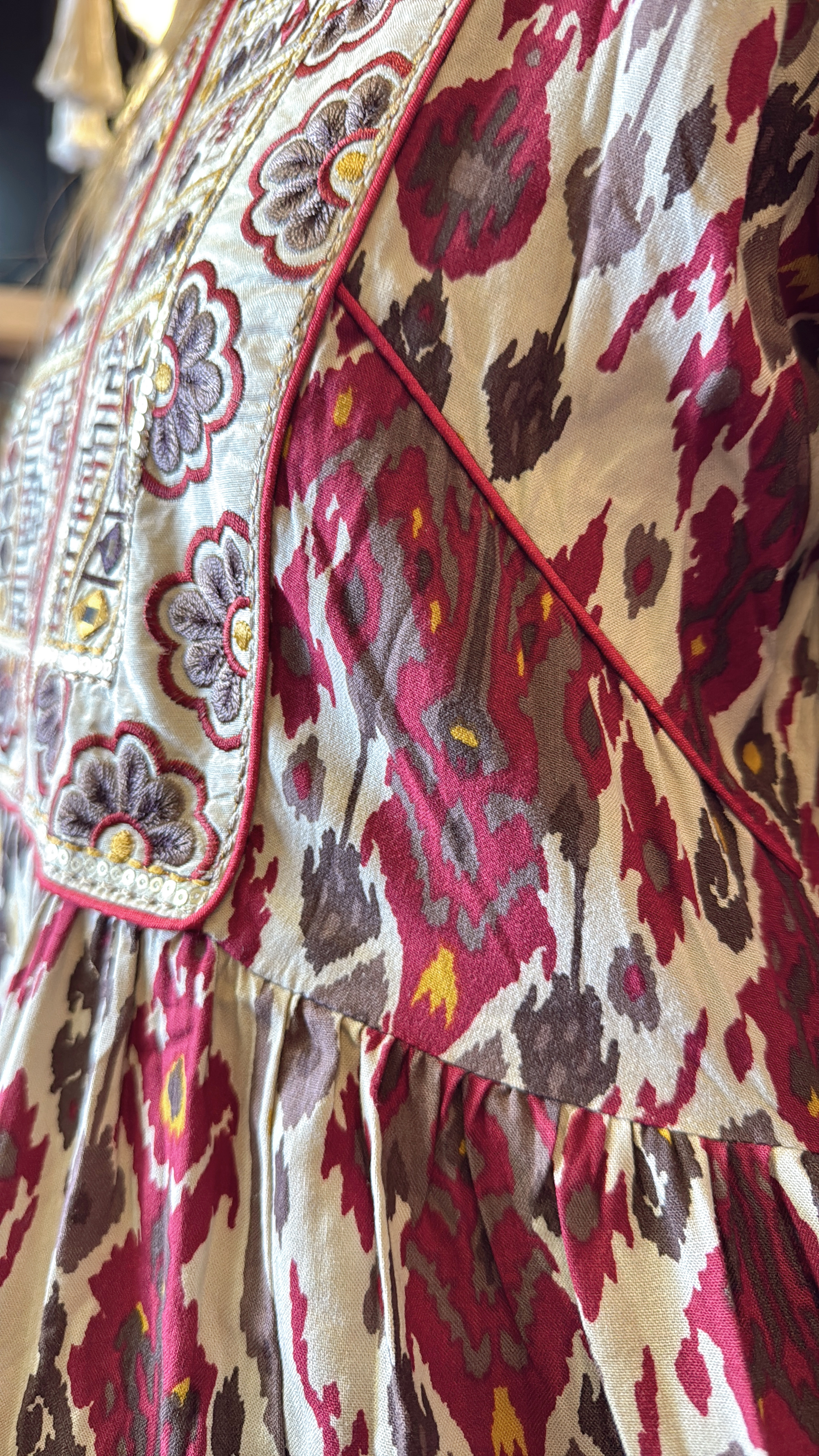 449 Wine Red Print V neck Emb. OP 50" #449