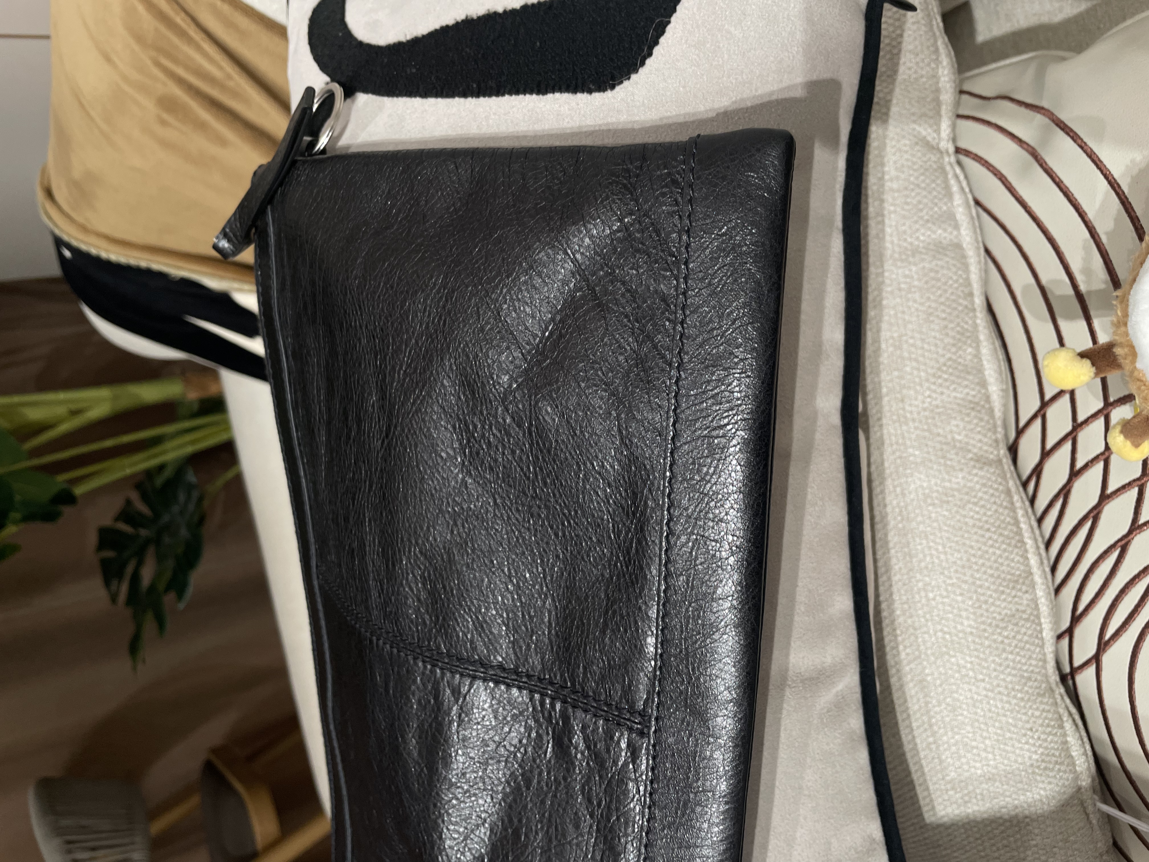 Balenciaga clutch bag 黑色銀扣100%Authentic,98%new✅tap booklet