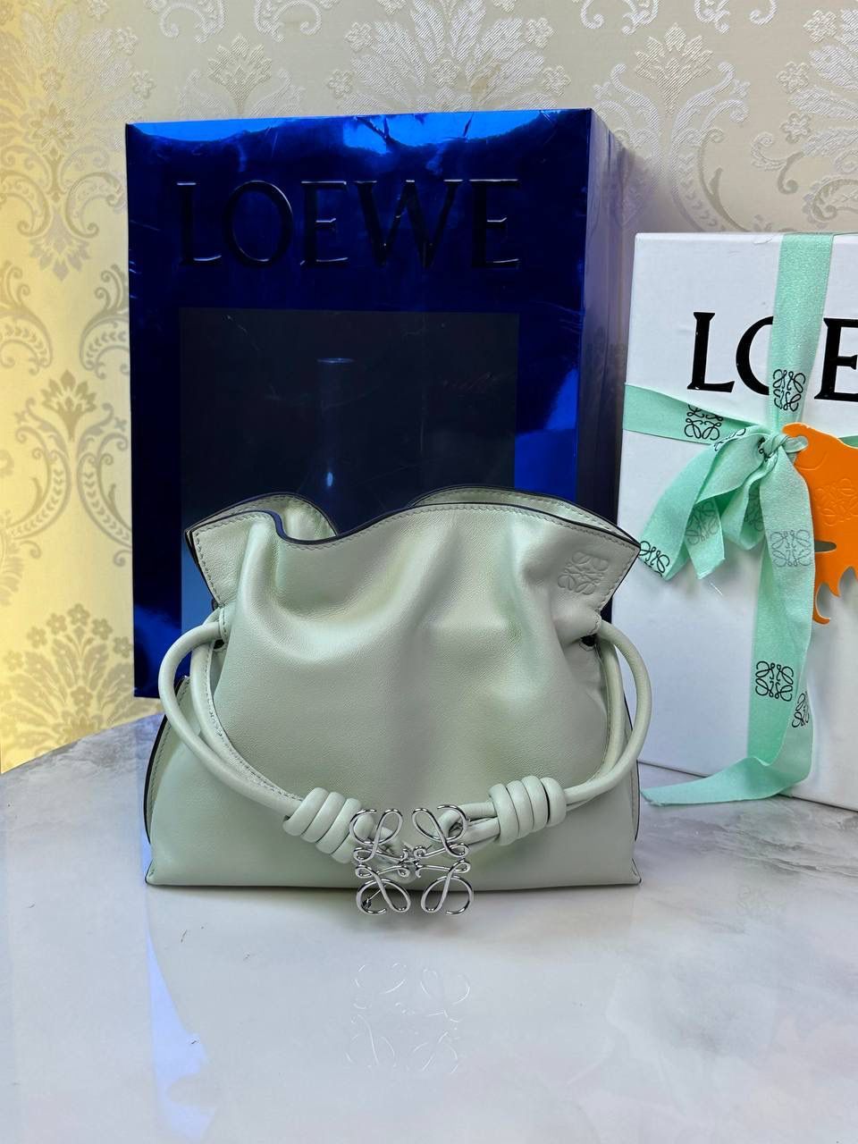 论一个包💼如何变得更高级系列‼️ 👉🏻胸针➕链条➕宽肩带🩷 （特别提醒⏰：所有配饰都需要另外购买‼️）