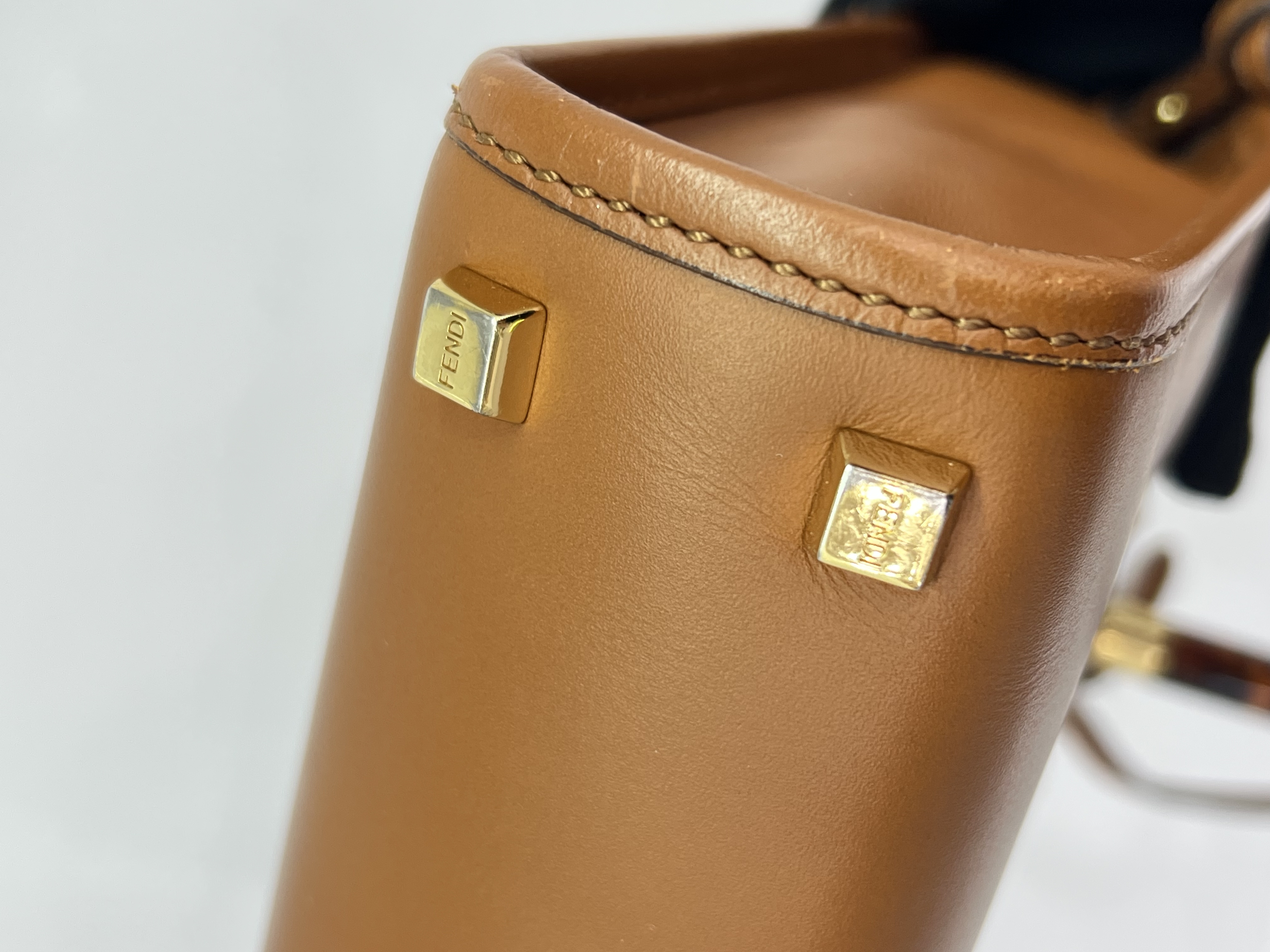 直播貨品 |  [1個-$100 2個-$300］EE34