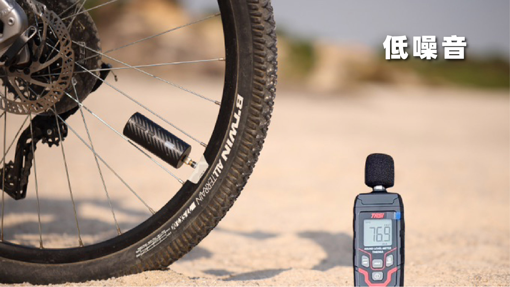 OUTZAC 3合1 掌上型電動氣泵 (150PSI / 自動停機 / 自行車專用) OUTZAC 3-in-1 Mini Electric Bike Pump (150PSI / Power Bank / LED Light)