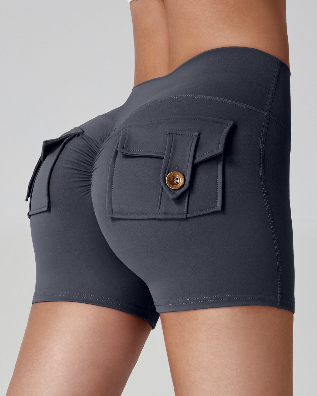 裸感蜜桃臀工裝口袋瑜伽短褲