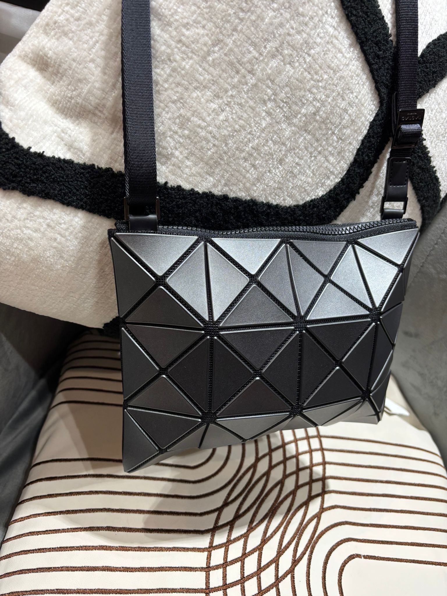Issey Miyake bao bao Crossbody Bag 100%Authentic,98%new ✅dust bag 