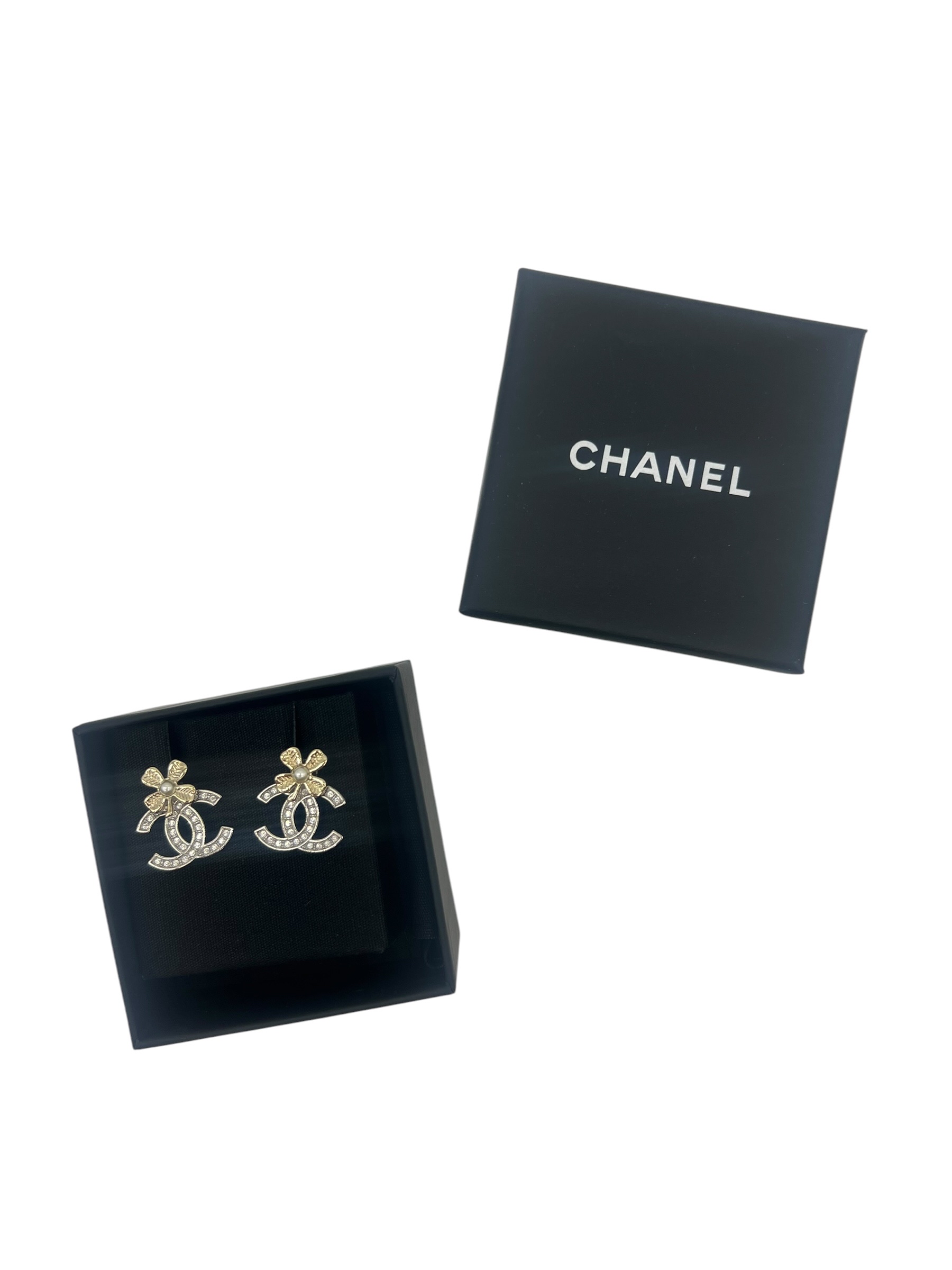 Pre-Owned CHANEL Earrings / Product Code: 061501