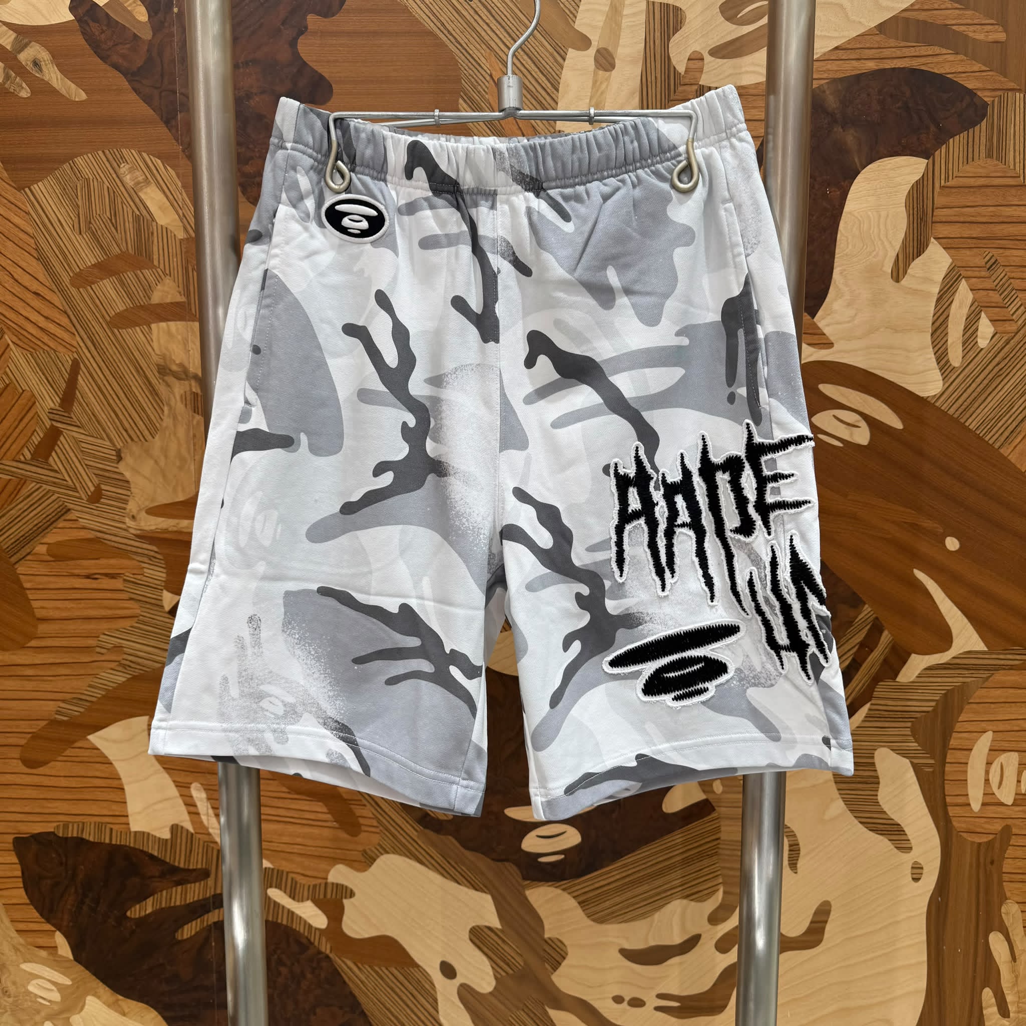 AAPE AAPEUNVS moonface sweat shorts (D606)
