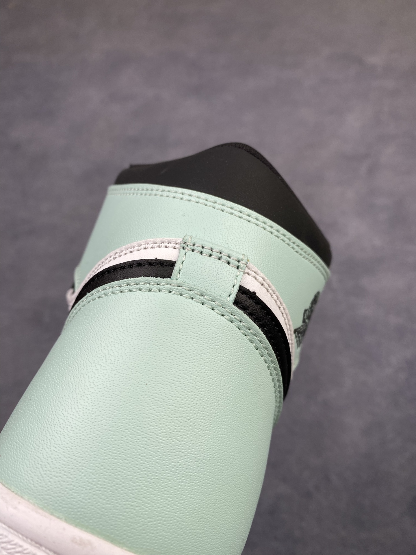 Nike Air Jordan 1 Retro High OG 861428-100