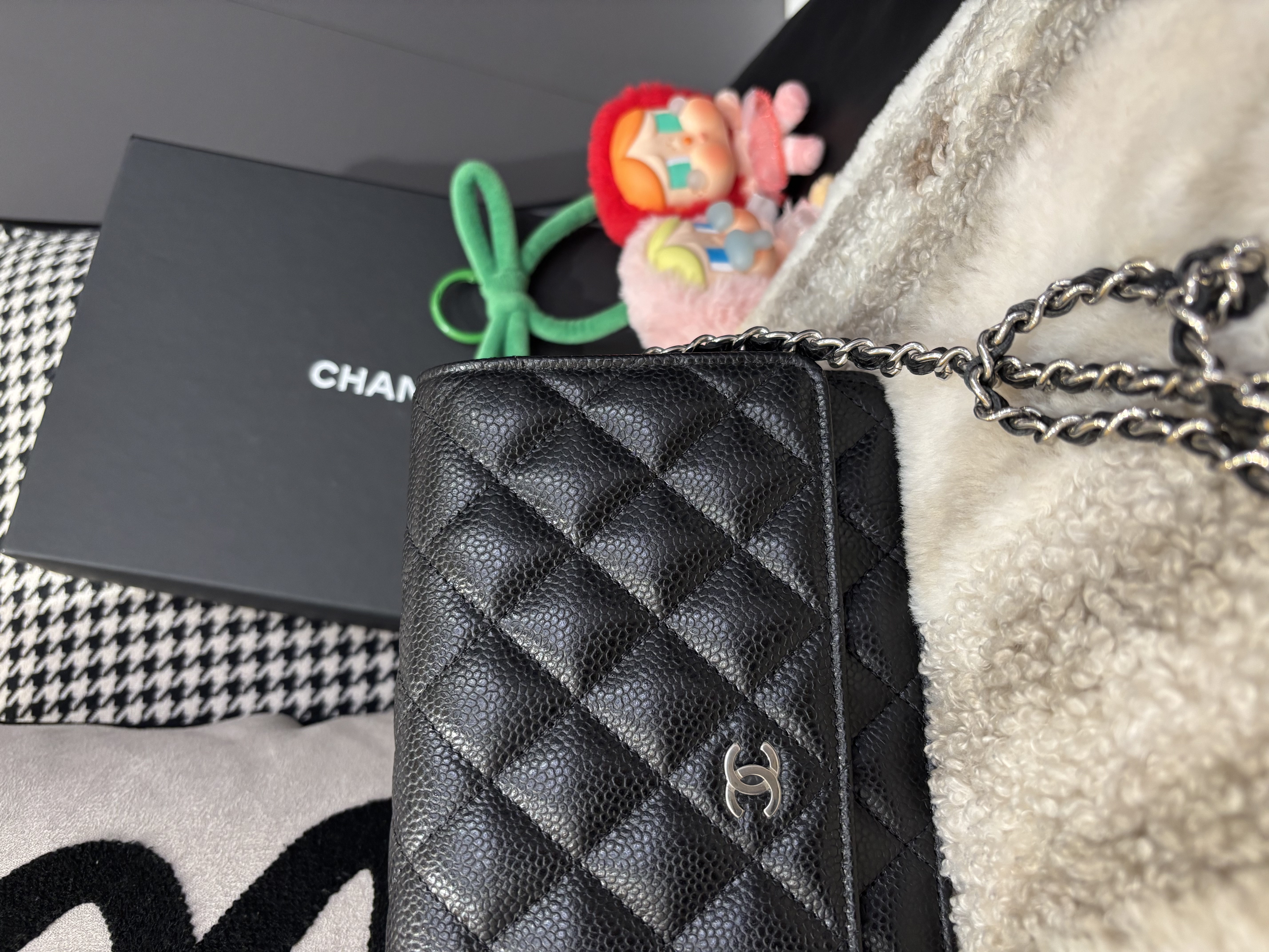 全新 Chanel wallet on chain 黑色荔枝牛皮銀扣 WOC 100%Authentic, 全新 Brand New  ✅日本單 ✅晶片✅dust bag ✅box