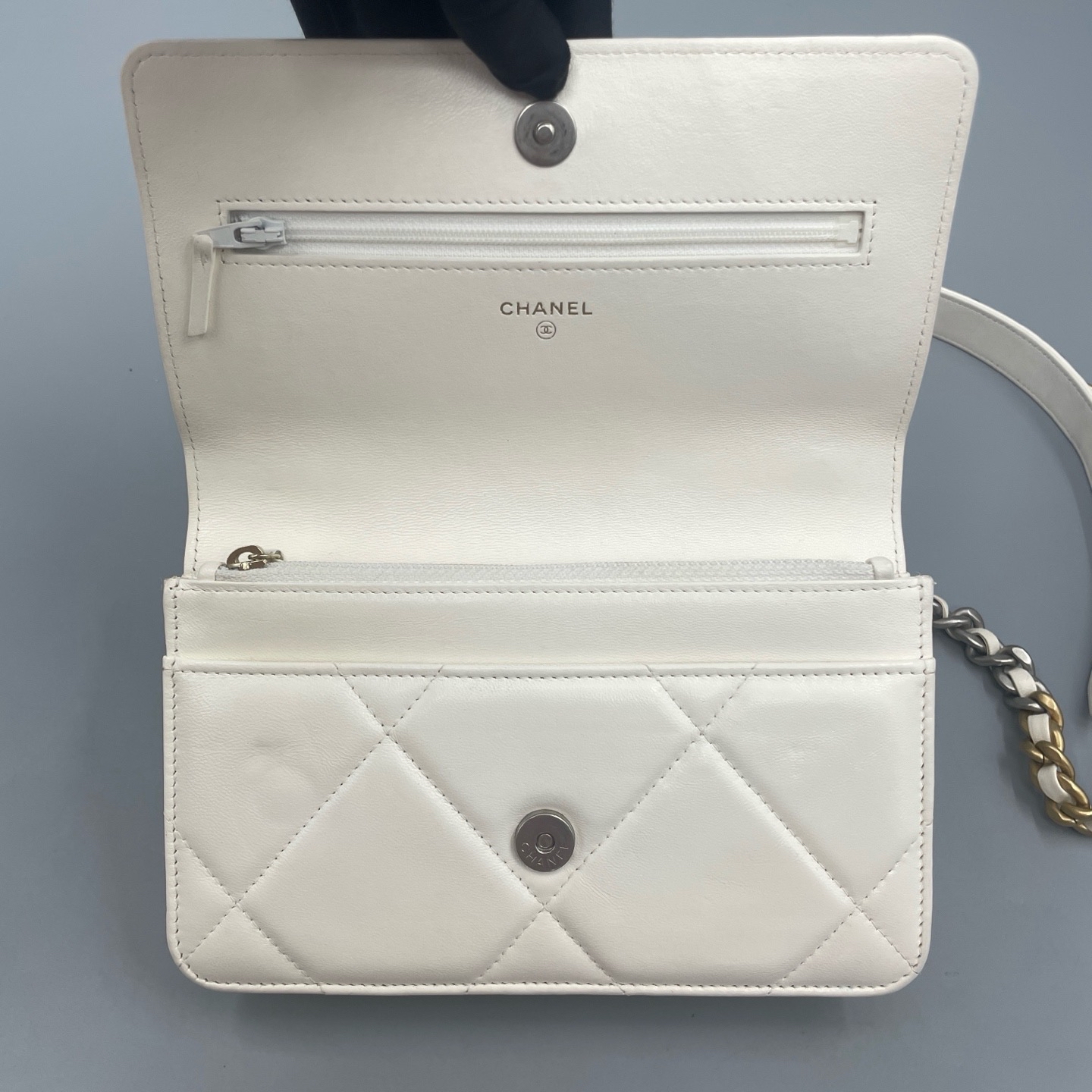 【預訂貨品】Chanel 白色19Woc