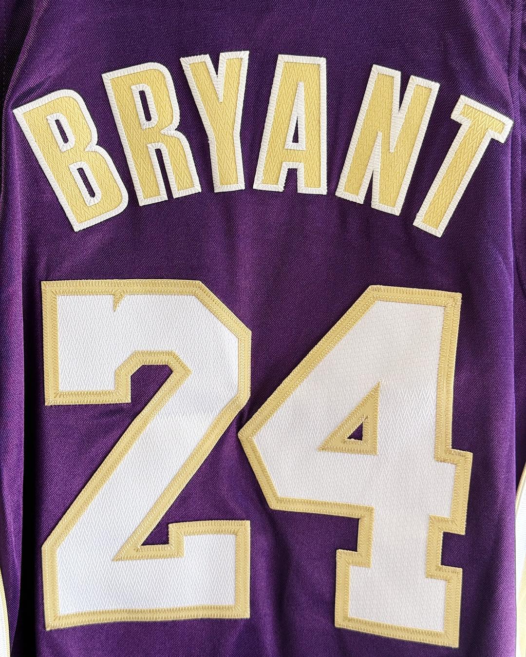 M&N Kobe Bryant HOF Au Jersey 