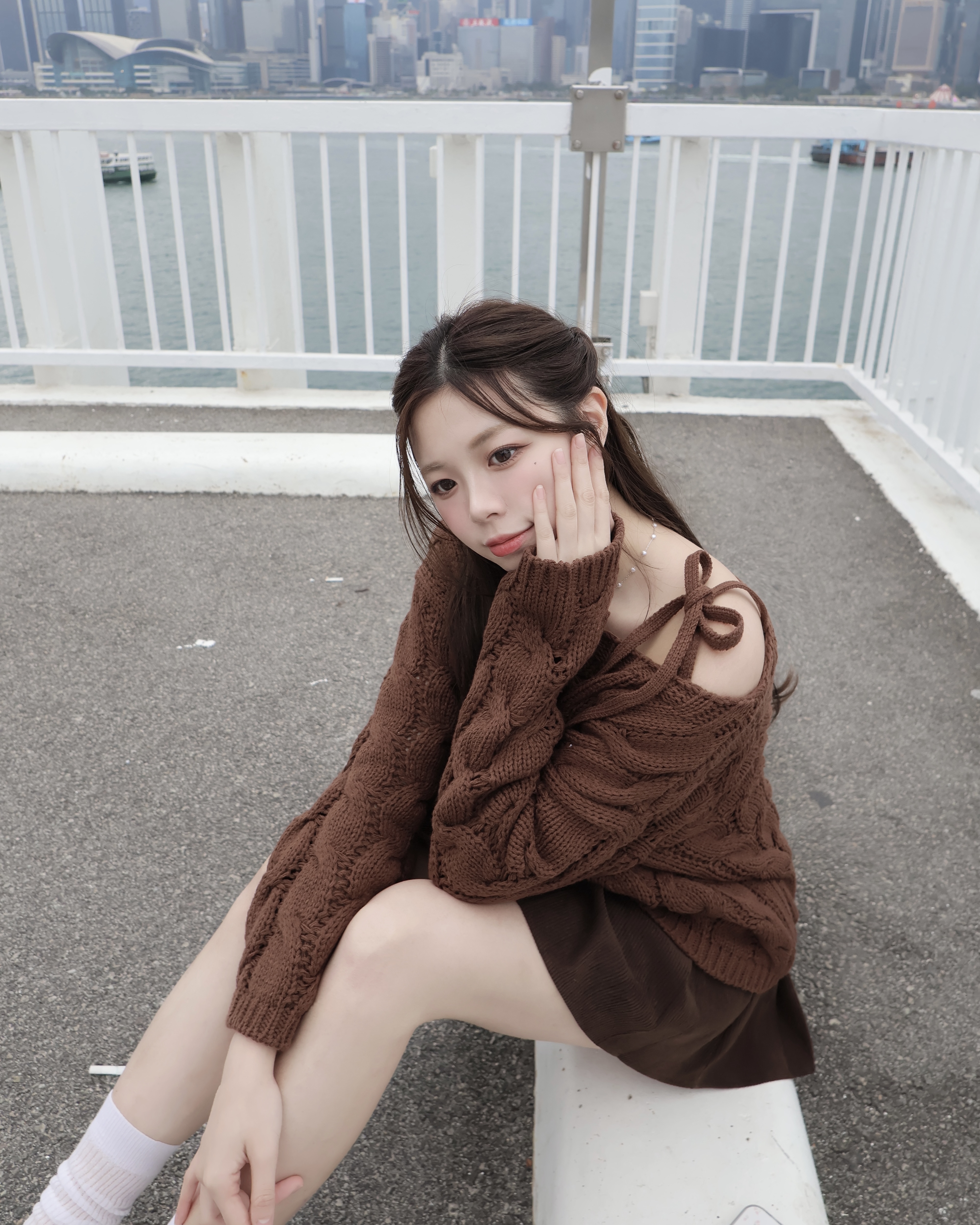 【 女友感滿滿⸝⸝⸝♡🧸立體扭紋麻花～可調節！雙綁帶微傘線料針織兩穿上衣🤎 】 Day Dream Ribbon Twist 2-way Top(四色入)