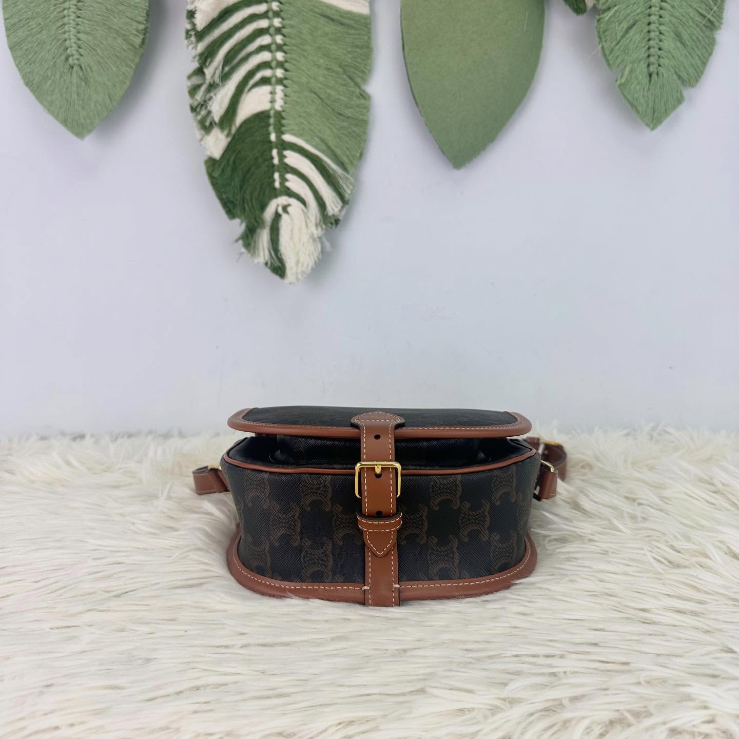 CELINE 🤍PRE OWNED Triomphe Folco 啡色馬鞍包 🤎