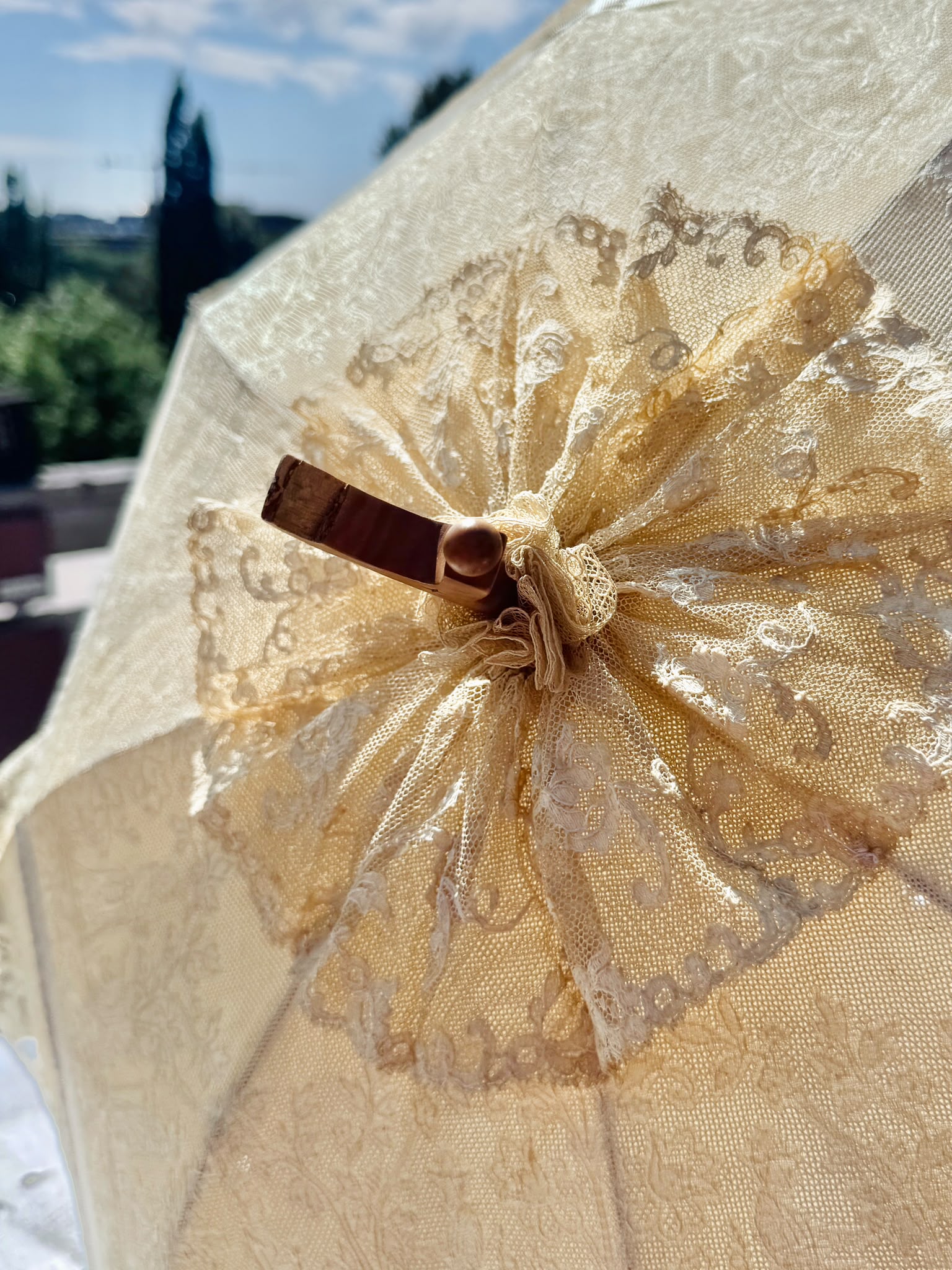 Antique Late Victorian/ Edwardian Lace Parasol with Carved Wooden Handle, c. 1890–1915 (MT2617)