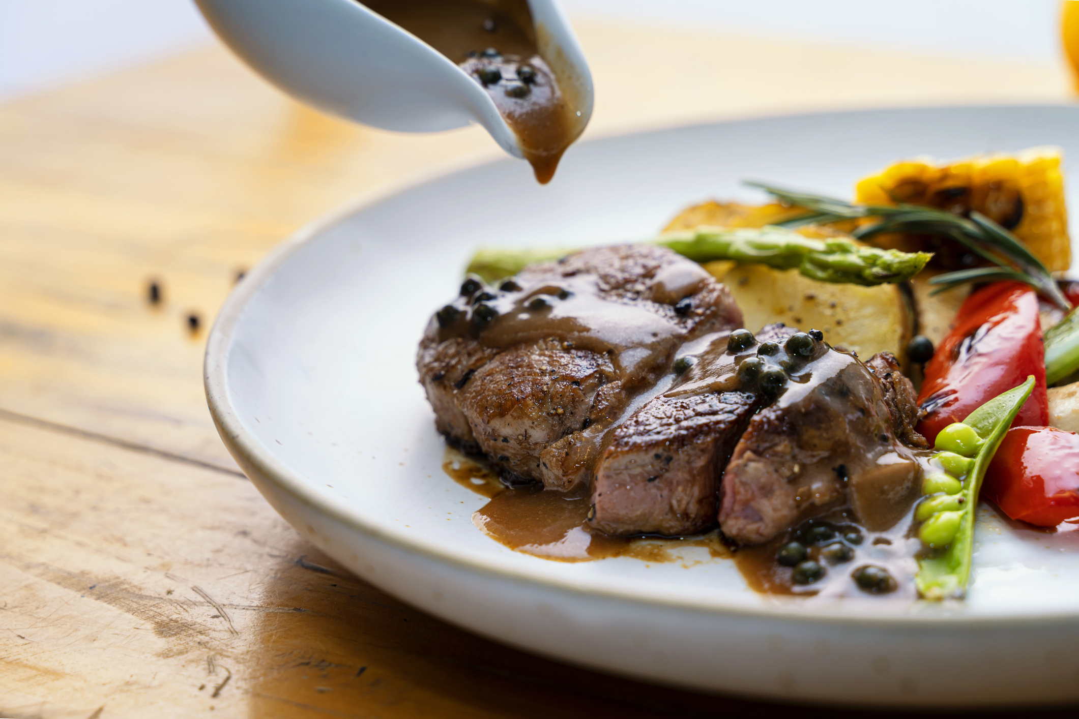 <9月15-26日  精選優惠>  Half strip of Australian Chilled Wagyu M6/M7 Striploin (~3kg-4kg) (Price per kg) 購買半條 澳洲M6/M7和牛西冷 (約重3公斤-4公斤)  (每公斤售價) 