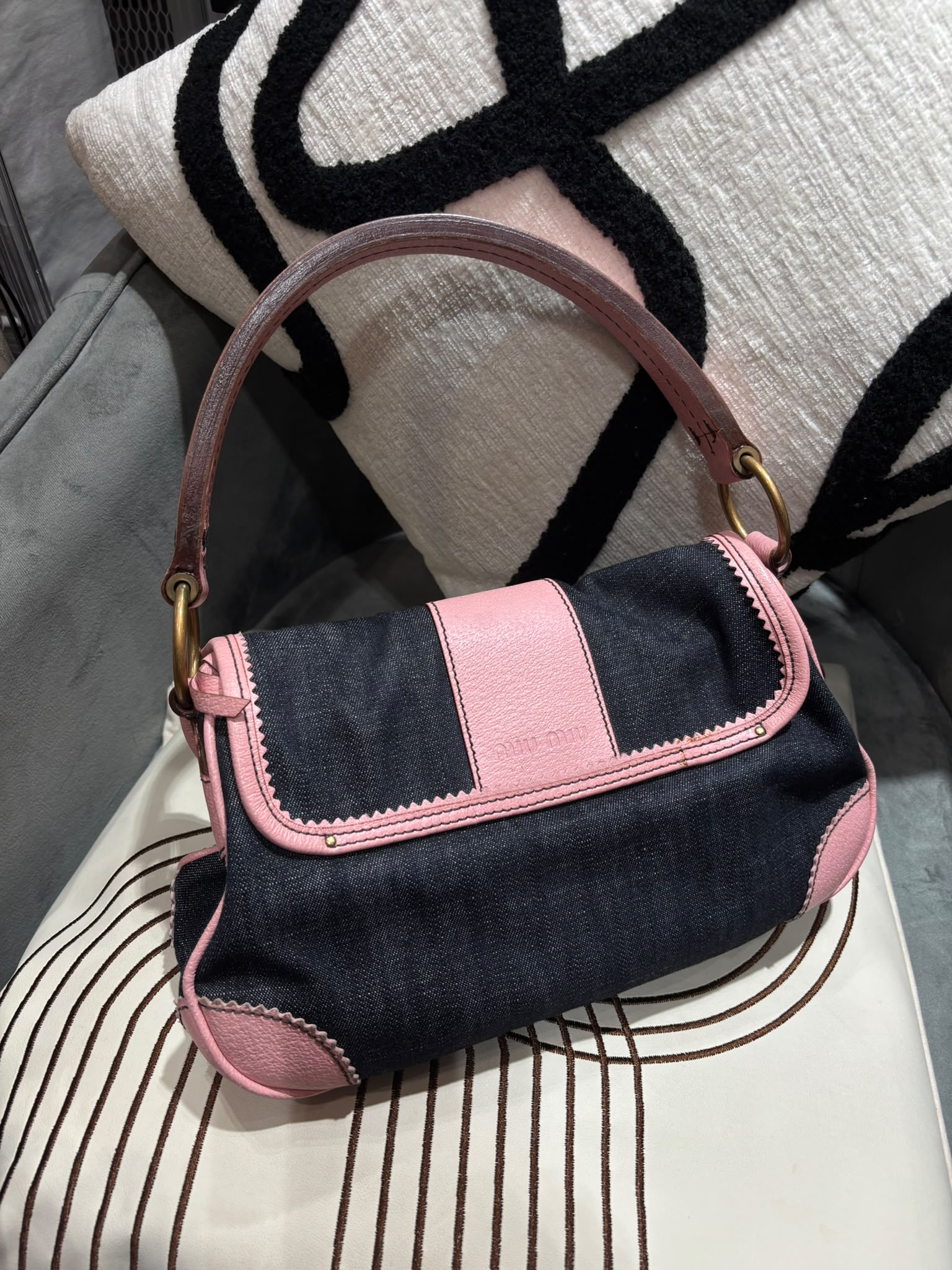 Miu miu denim 牛仔布牛皮shoulder bag    100%Authentic, 95%New ✅Dust bag