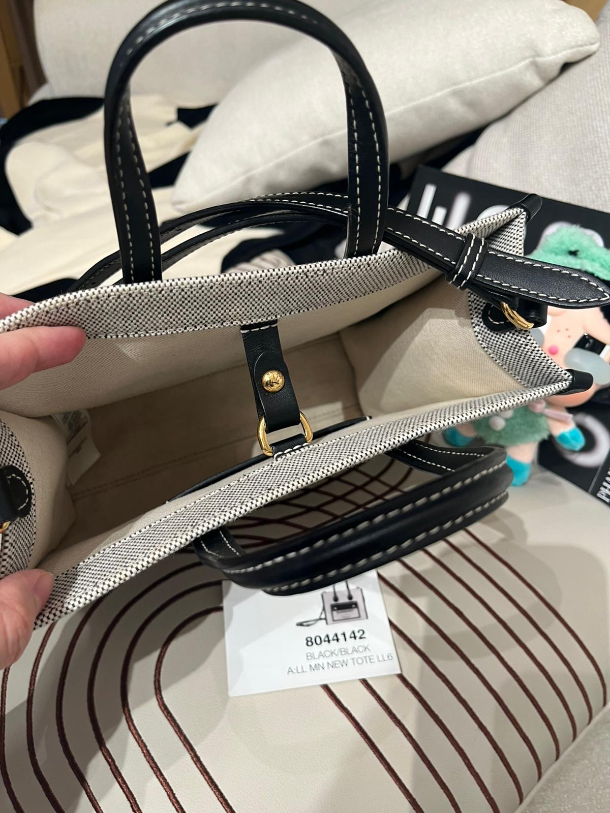 Burberry Freya 2way bag  100%Authentic, 98%new ✅dust bag 