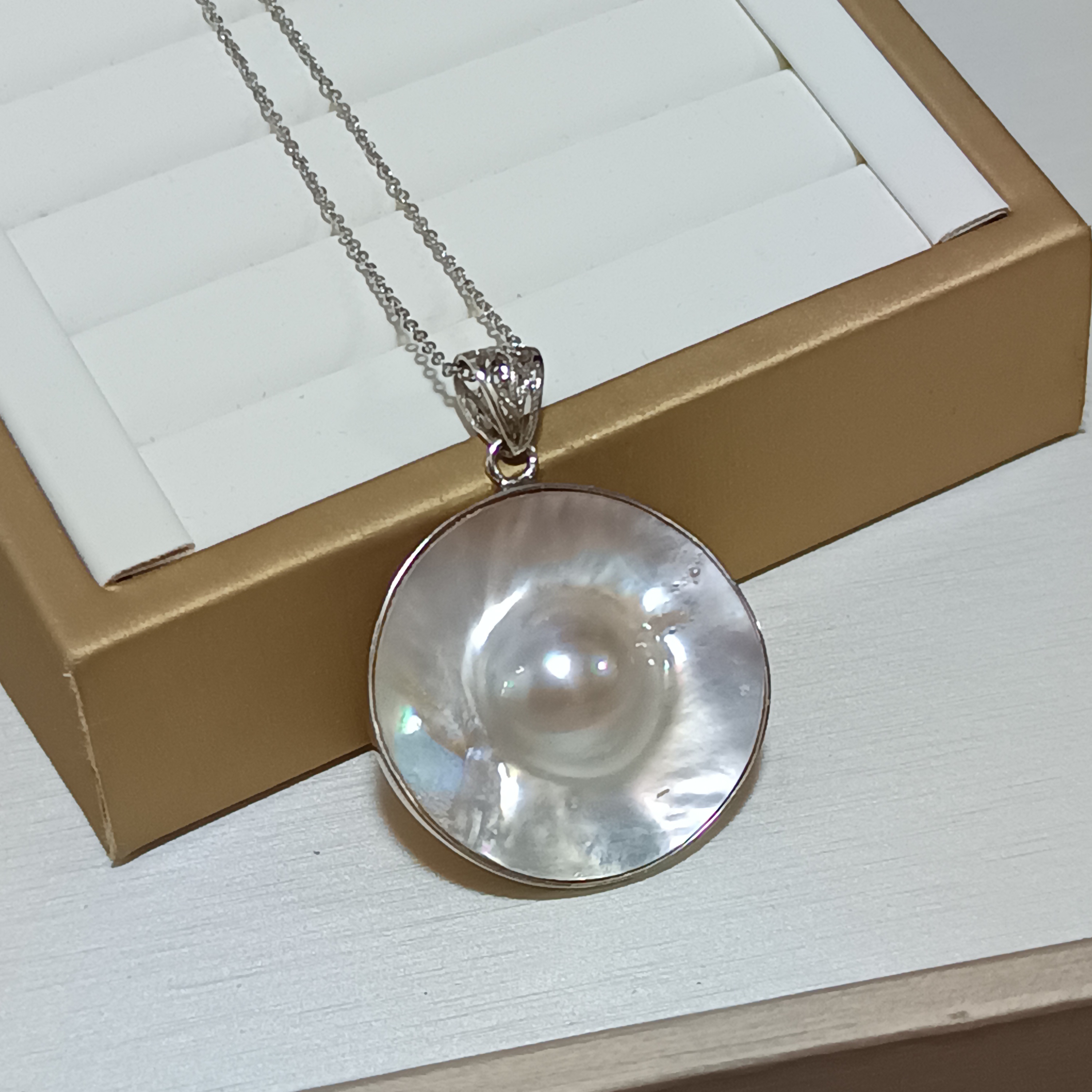 特價品‼️天然原生態炫彩海水馬貝珍珠s925銀包邊大孔吊墜