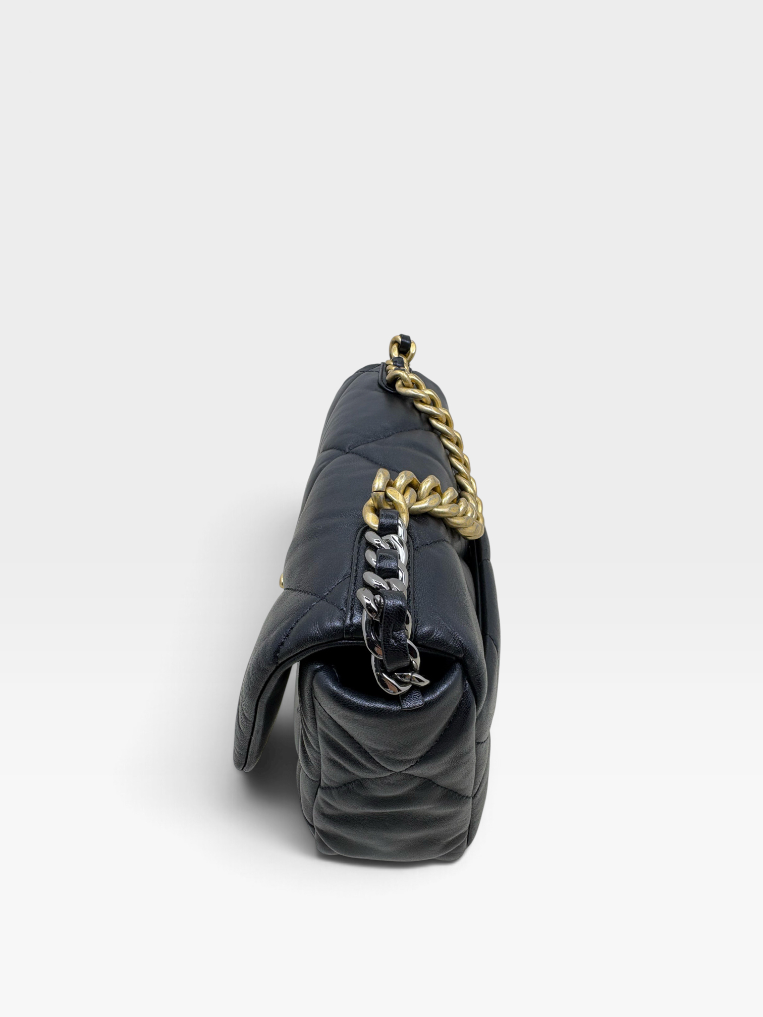 Pre-Owned CHANEL C19 Bag / Product Code: K093006