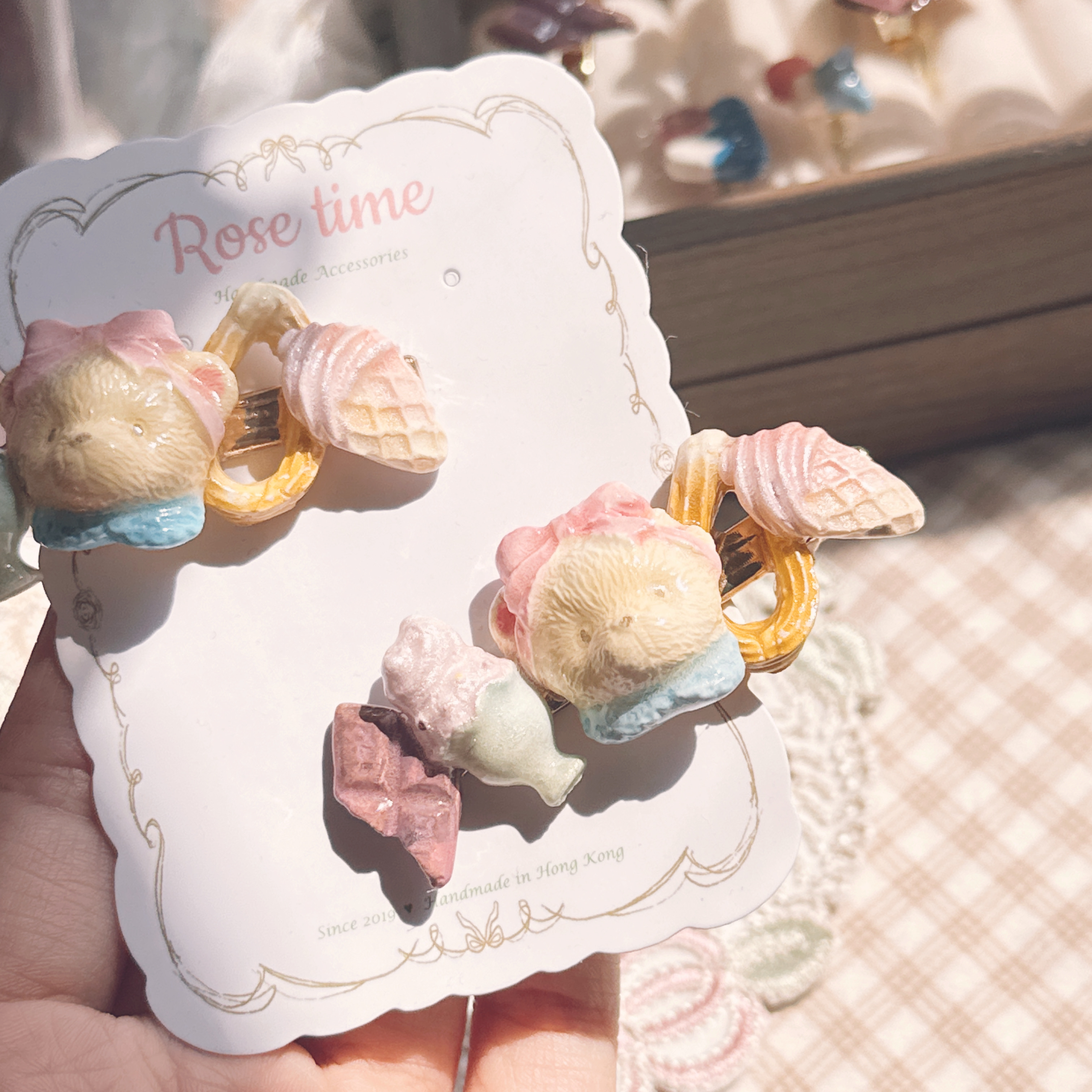 手繪 貪吃甜品小白熊🐻‍❄️髮夾 雪糕 🍦朱古力🍫