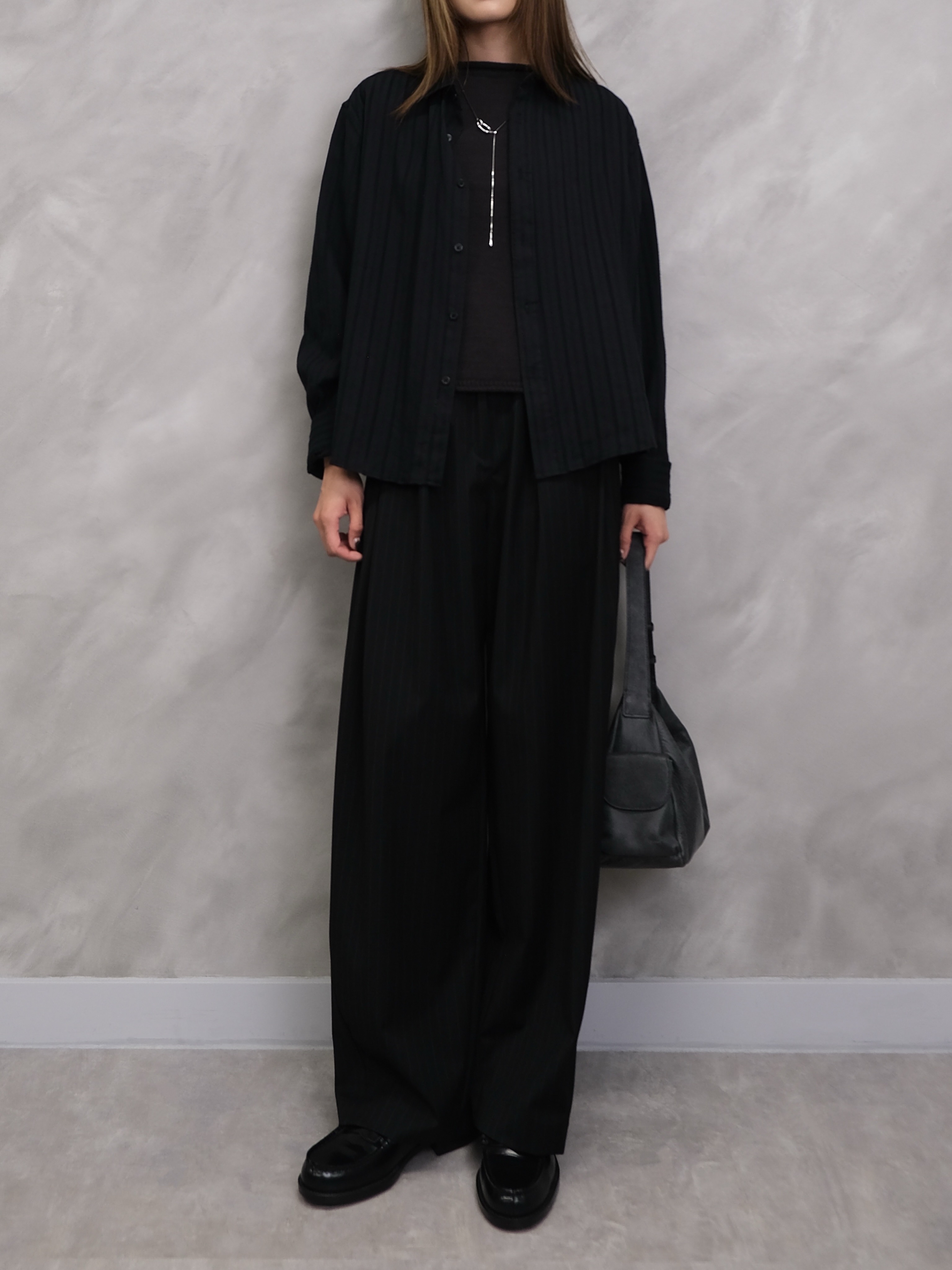 (Unisex)Embossed Stripe Boxy Shirt #sh19