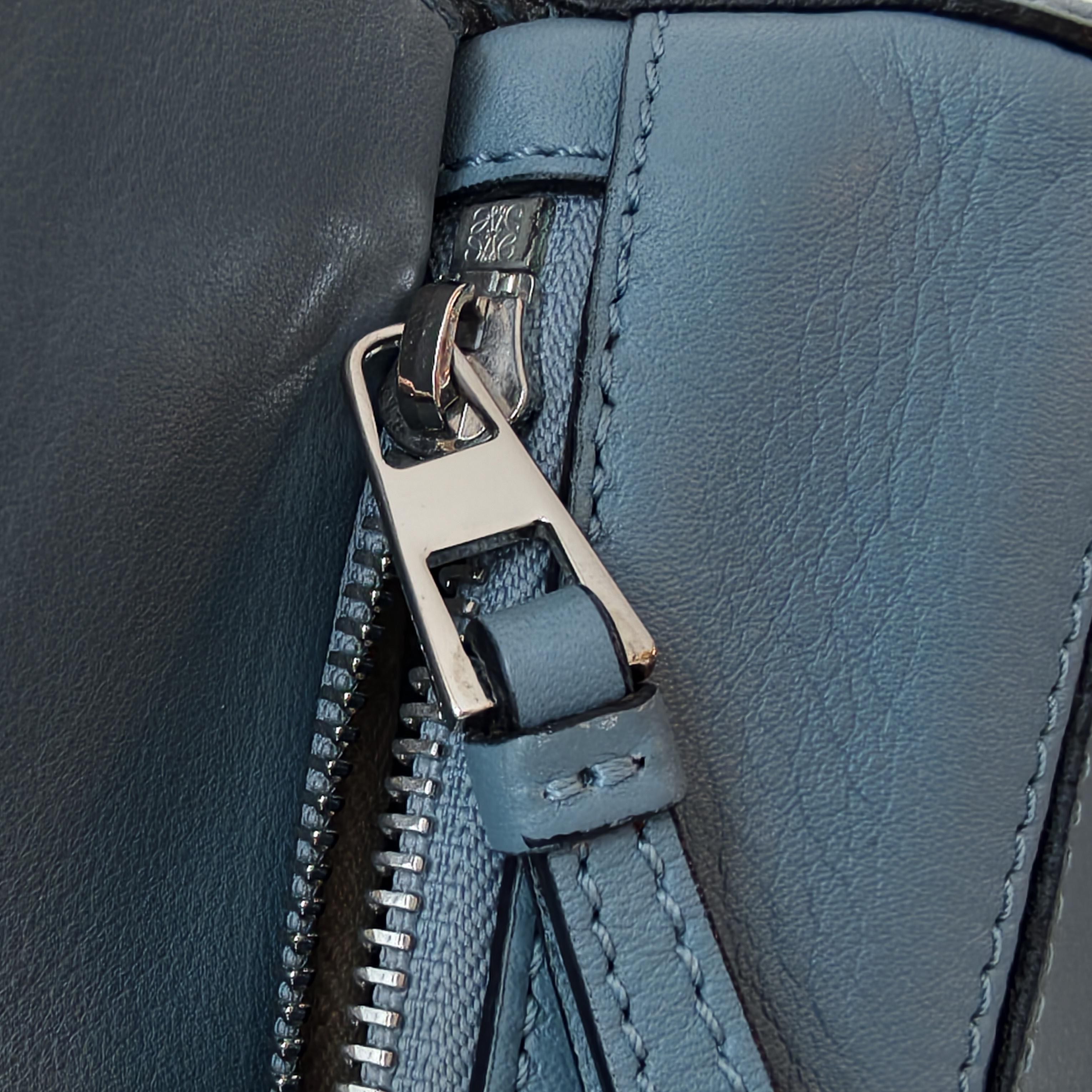 【預訂貨品】loewe 藍色 puzzle