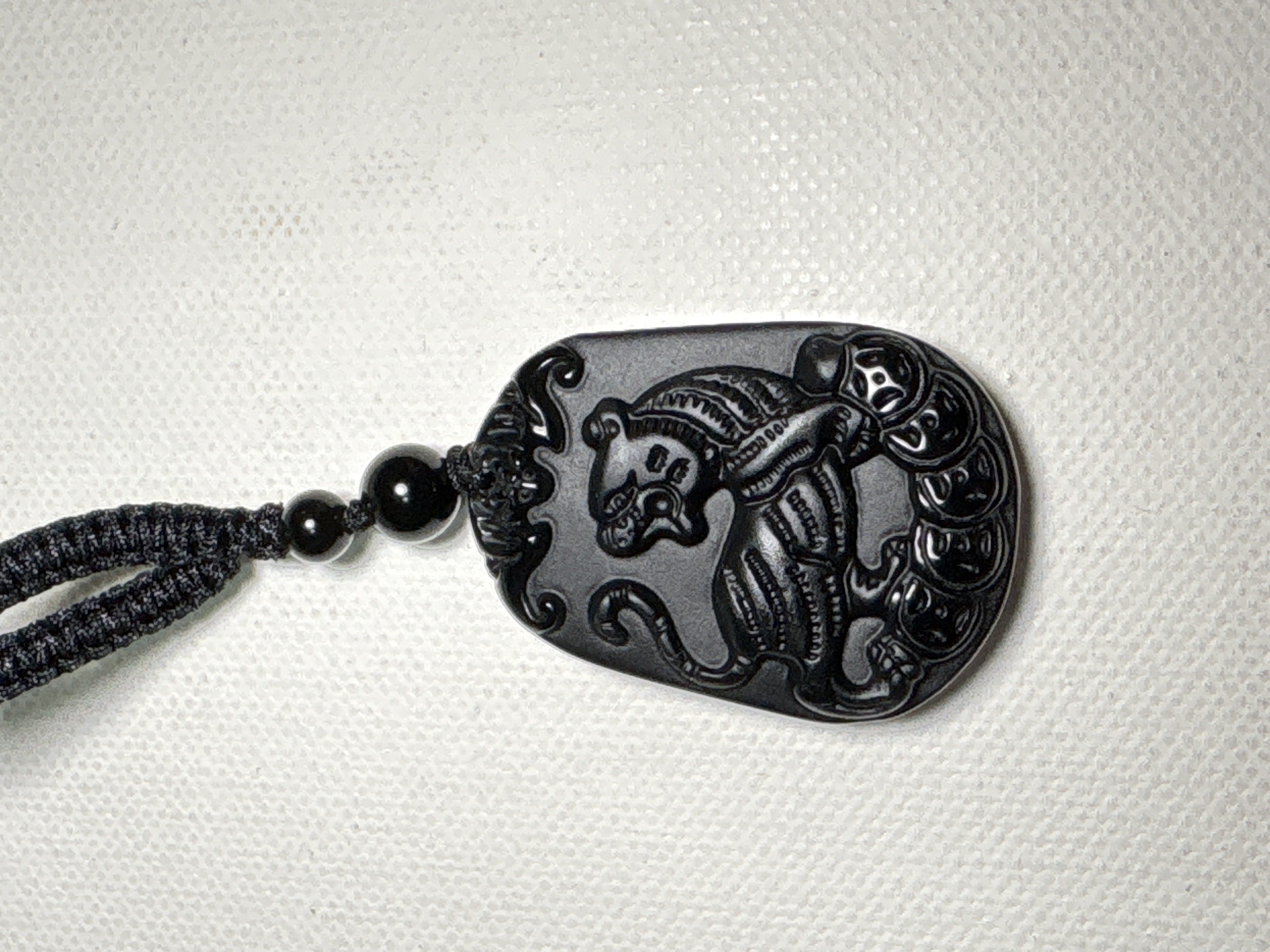 （虎型)生肖掛牌化太歲助運黑曜石飾物