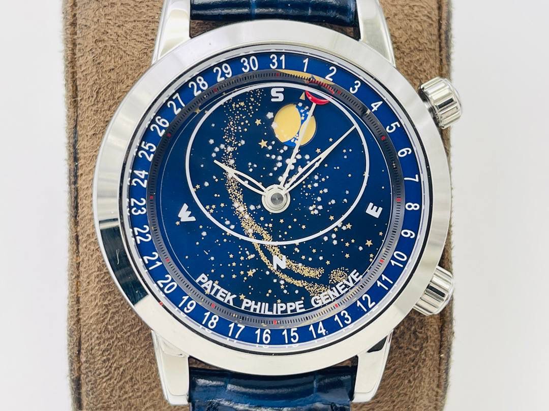 V4升级版 市场最高版本 功能跟正品一样 百达.翡丽星空升级终极版！升级细节： 1⃣️做到了跟正品满天星自动转的功能！ 2⃣️升级日历的排法和正品一样的顺序！ 3⃣️直径42毫米，厚度11毫米！ 4⃣️最大亮点：百达.翡丽星空里的月亮会根据天空上的月亮变化而变化！根据天空上的月圆月缺搬（初一月弯弯初十五月圆）到手表上了！