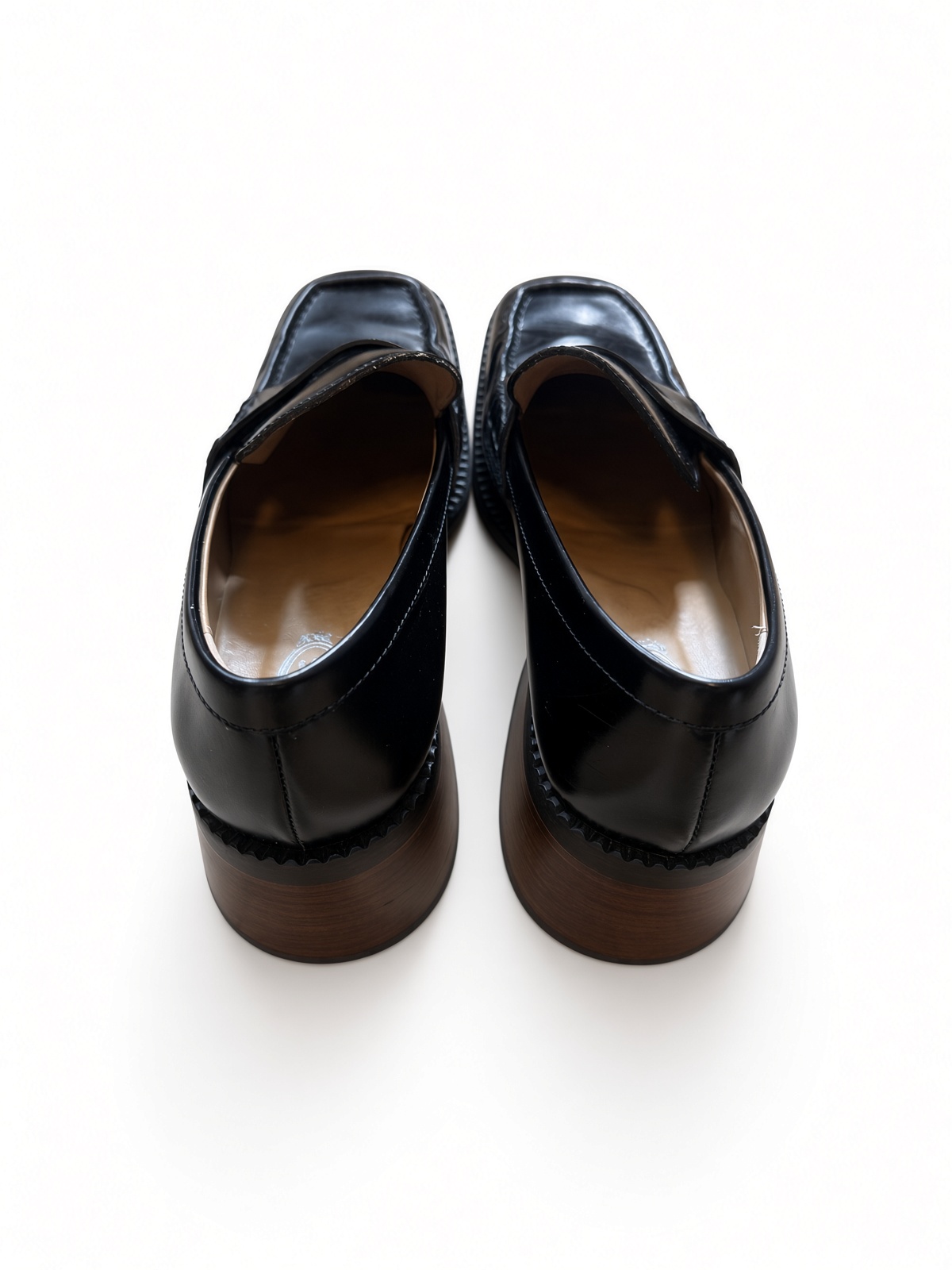 ［Preloved] Tod's black leather loafers