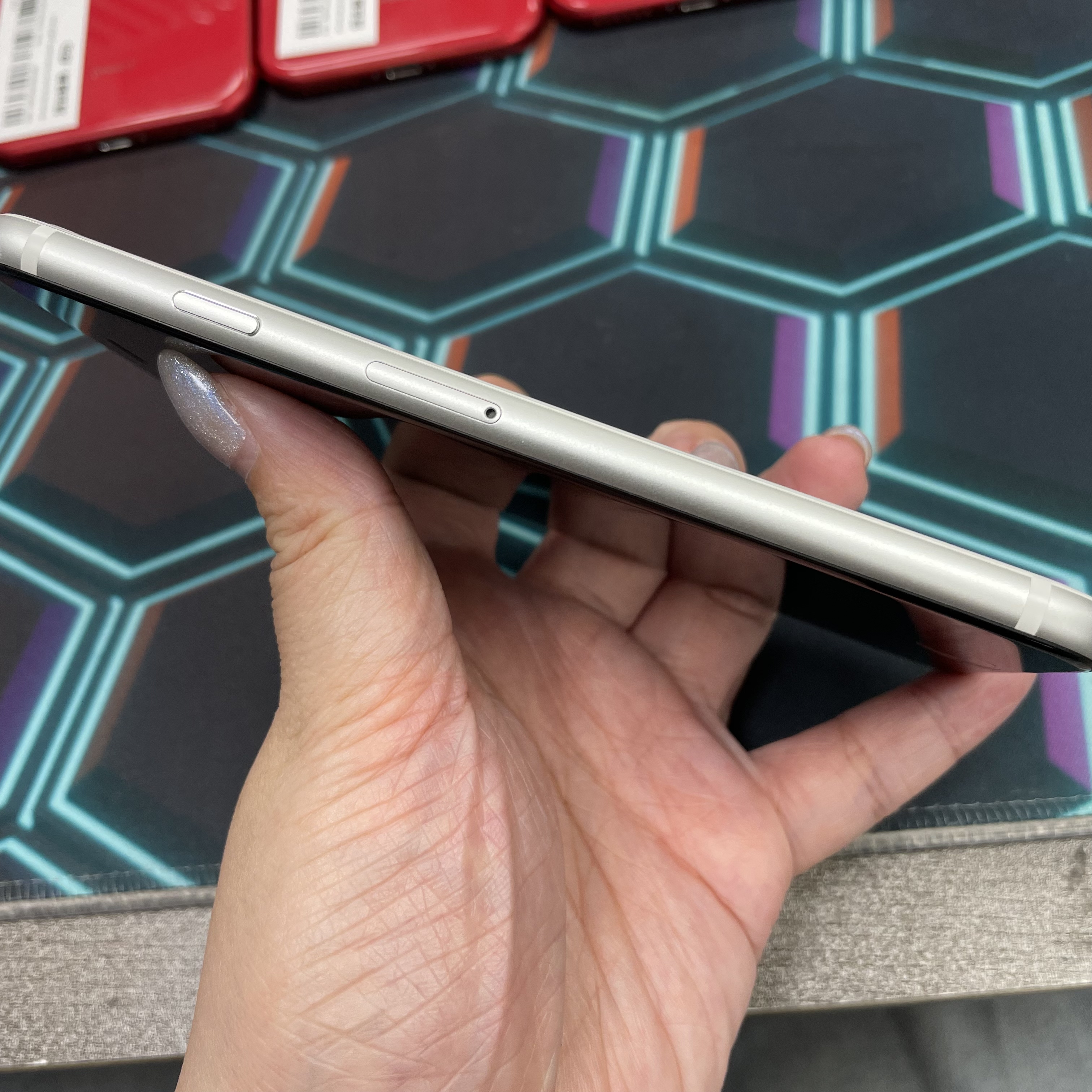 *7039 SE 2 勁靚機 128GB 電75 白色 white