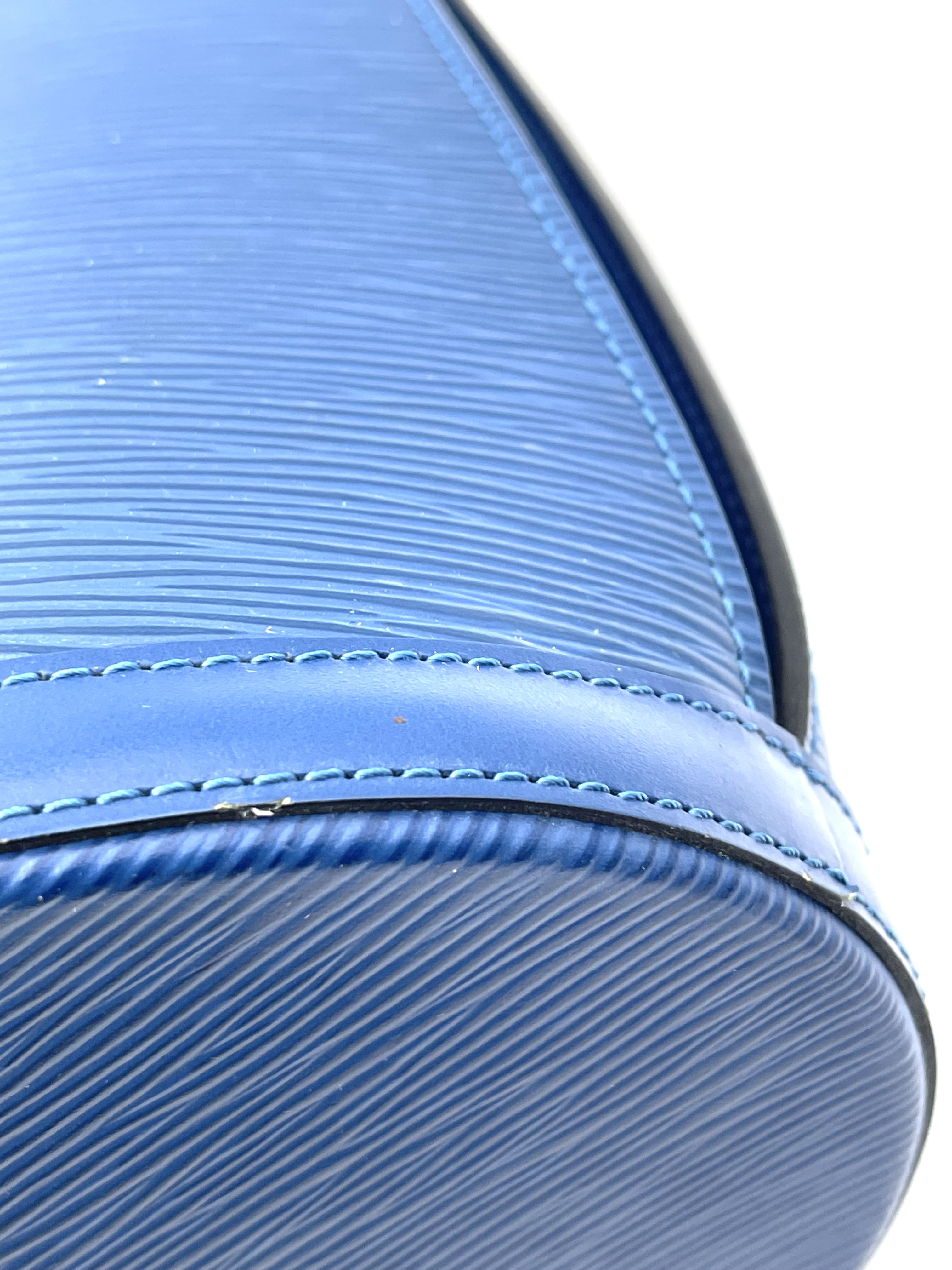 Pre-Owned LV Bucket Navy / Product Code: 26042603