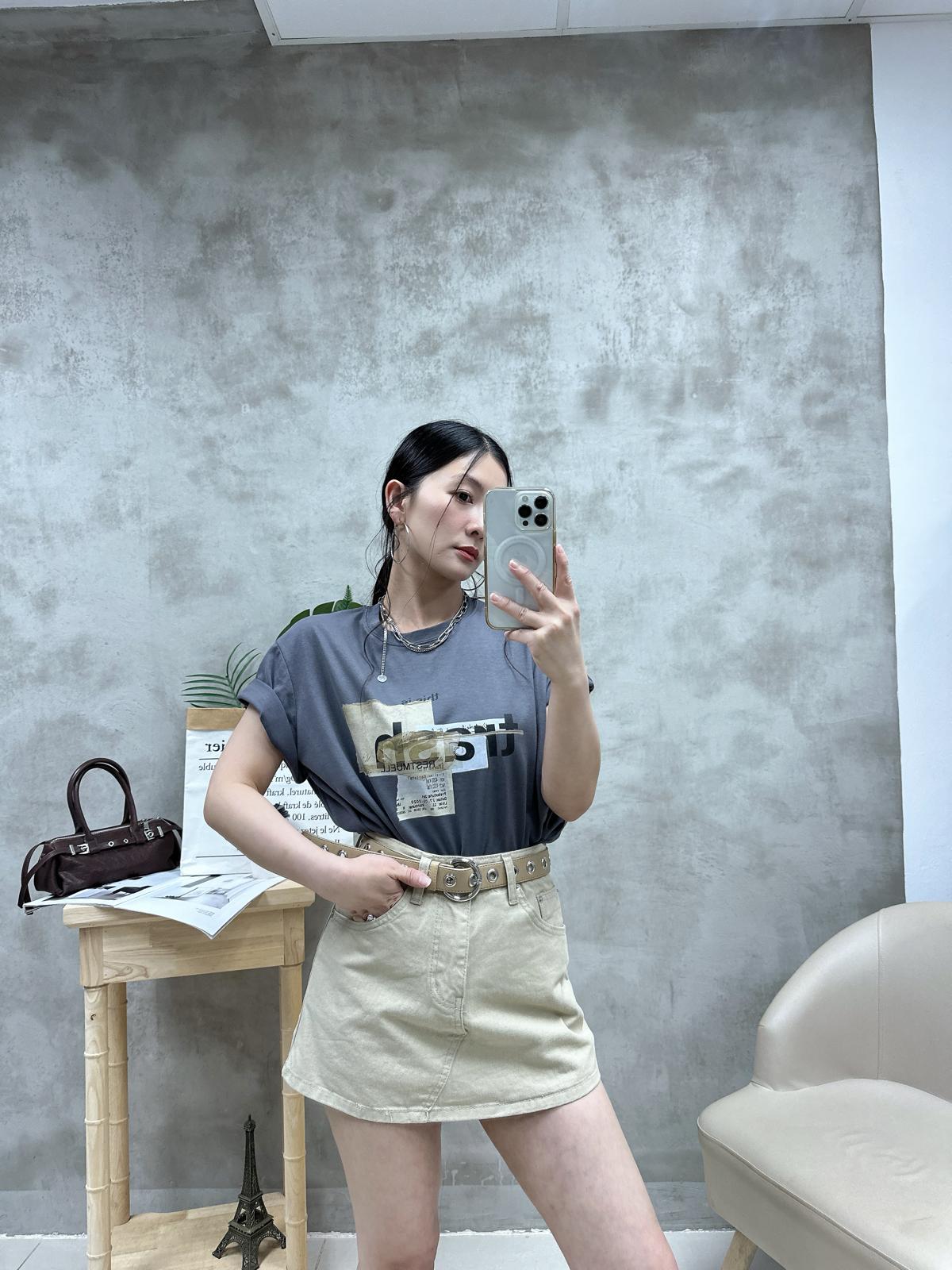 L04 洗水燙print Tee