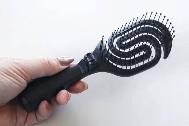 镂空折叠梳子 超好用立马get起来