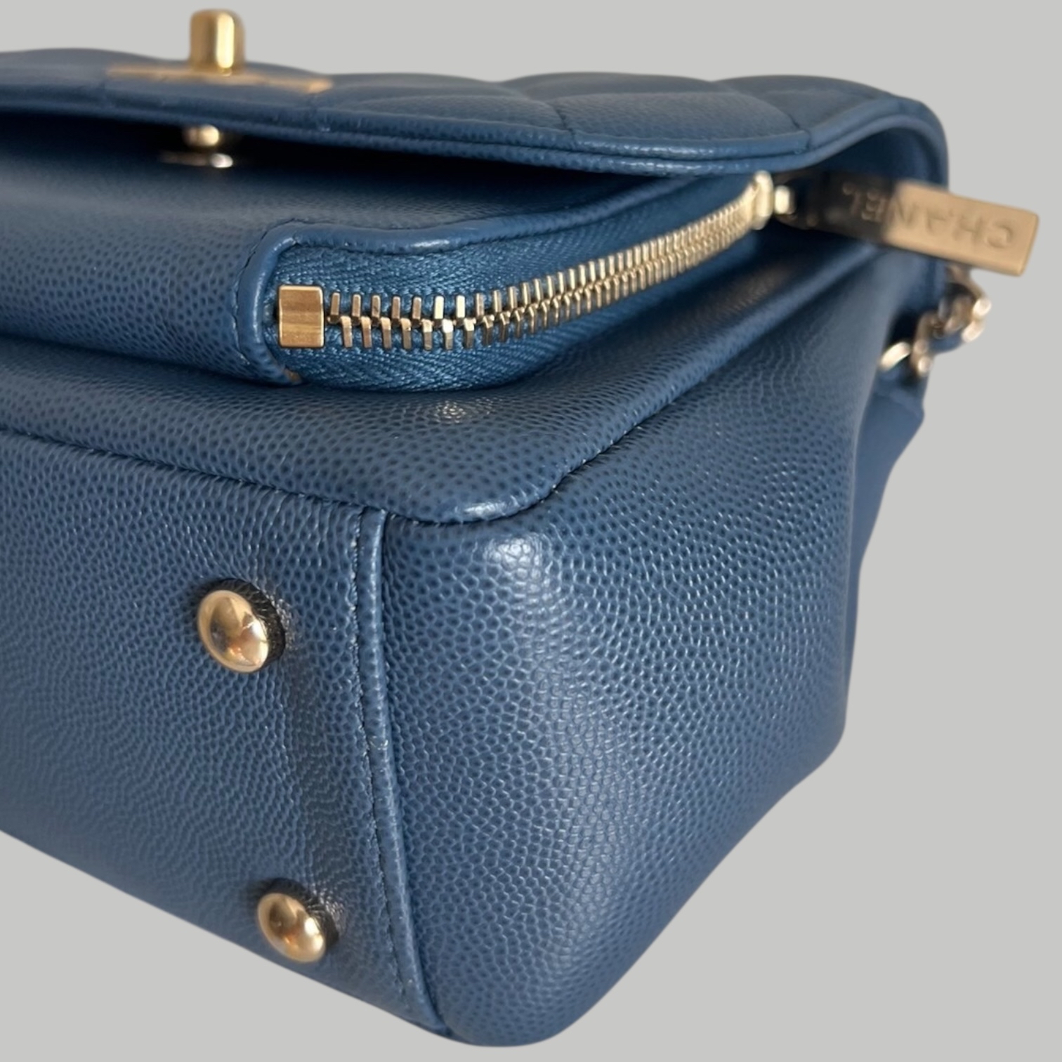 Chanel Business affinity 19cm 郵差包