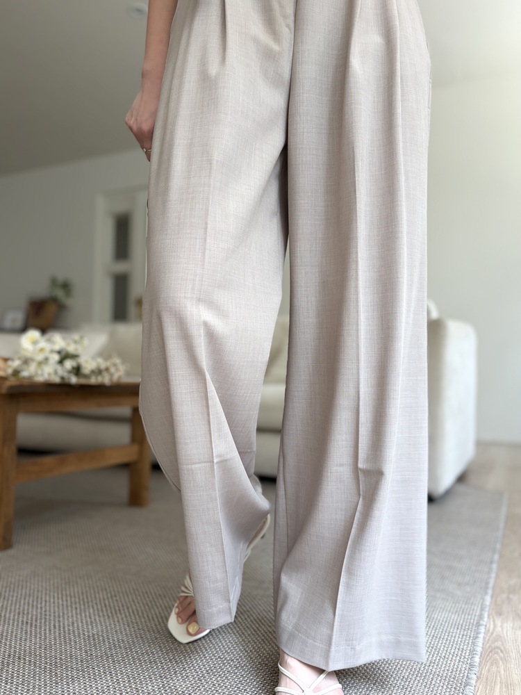 [極薄!] Strap Detail Pleated Pants (Oatmeal)