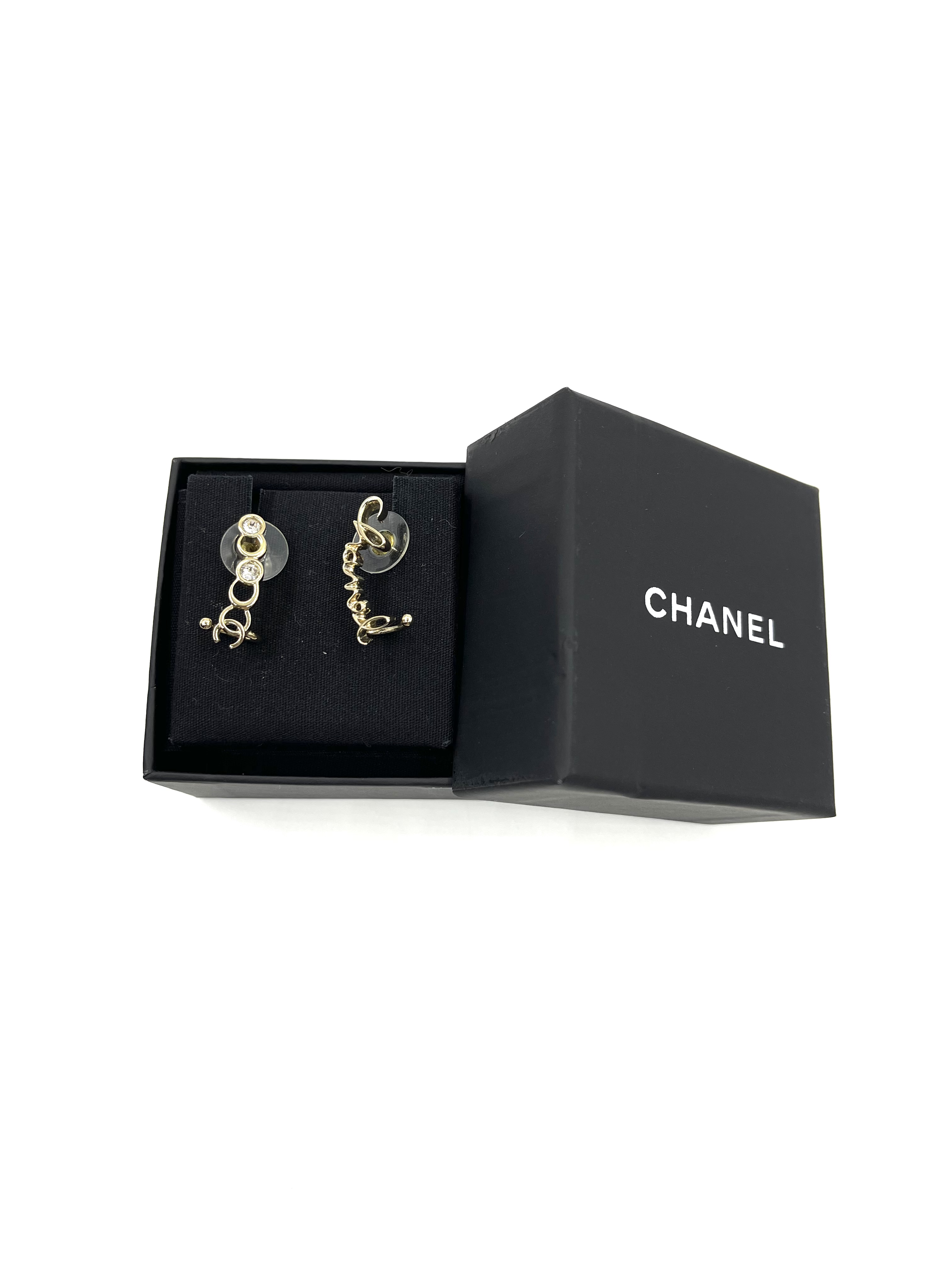 Pre-owned Chanel earrings / Product code 24110803