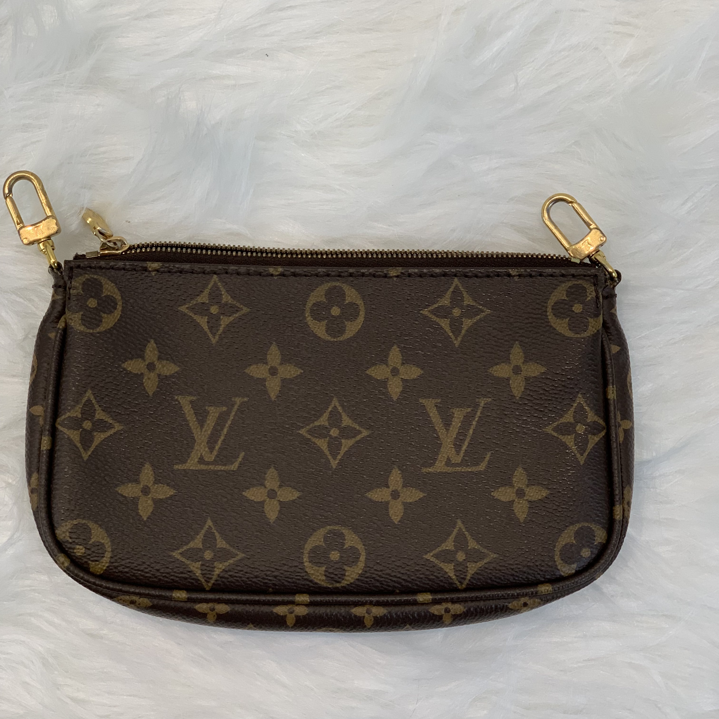 LV老花五合一金扣手挽肩背棕色包