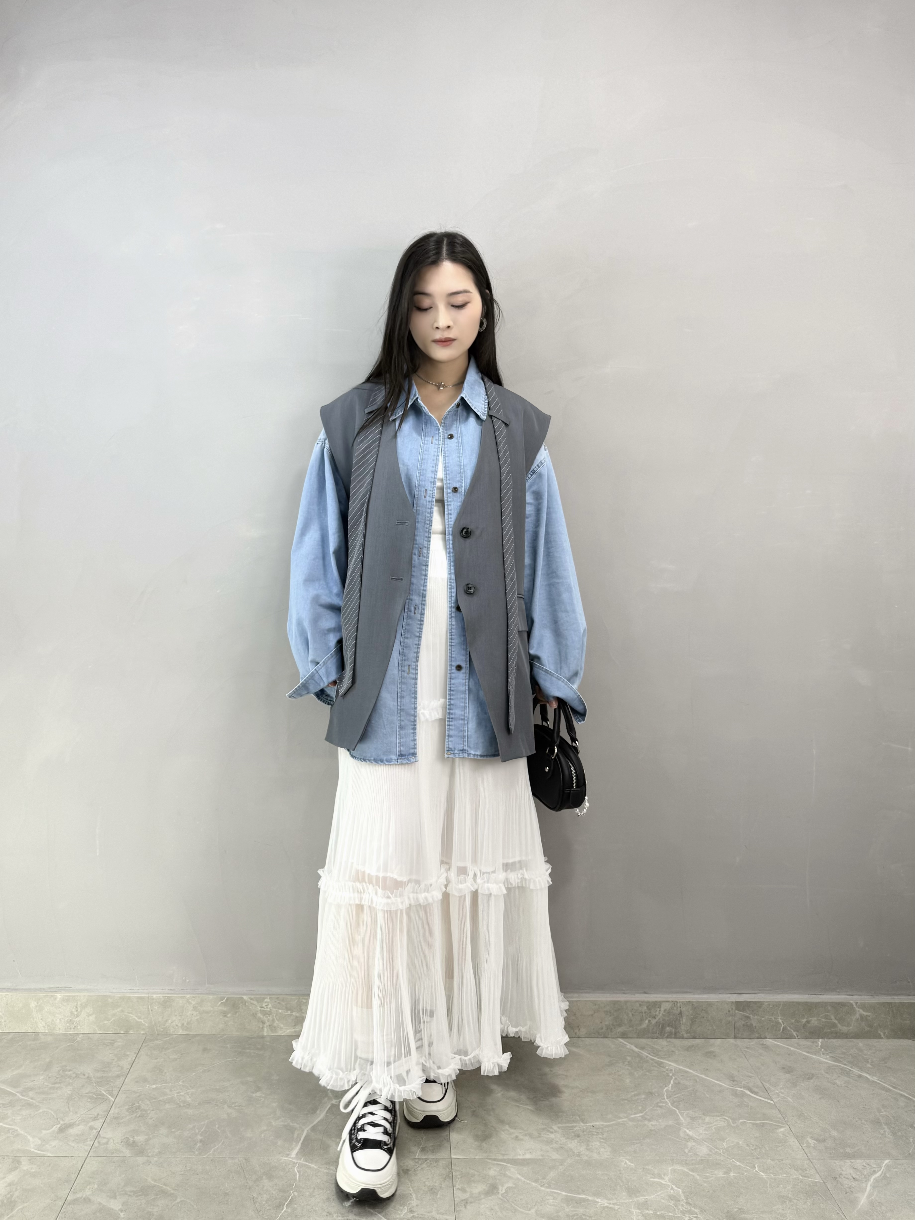 I70 領呔背心西裝褸