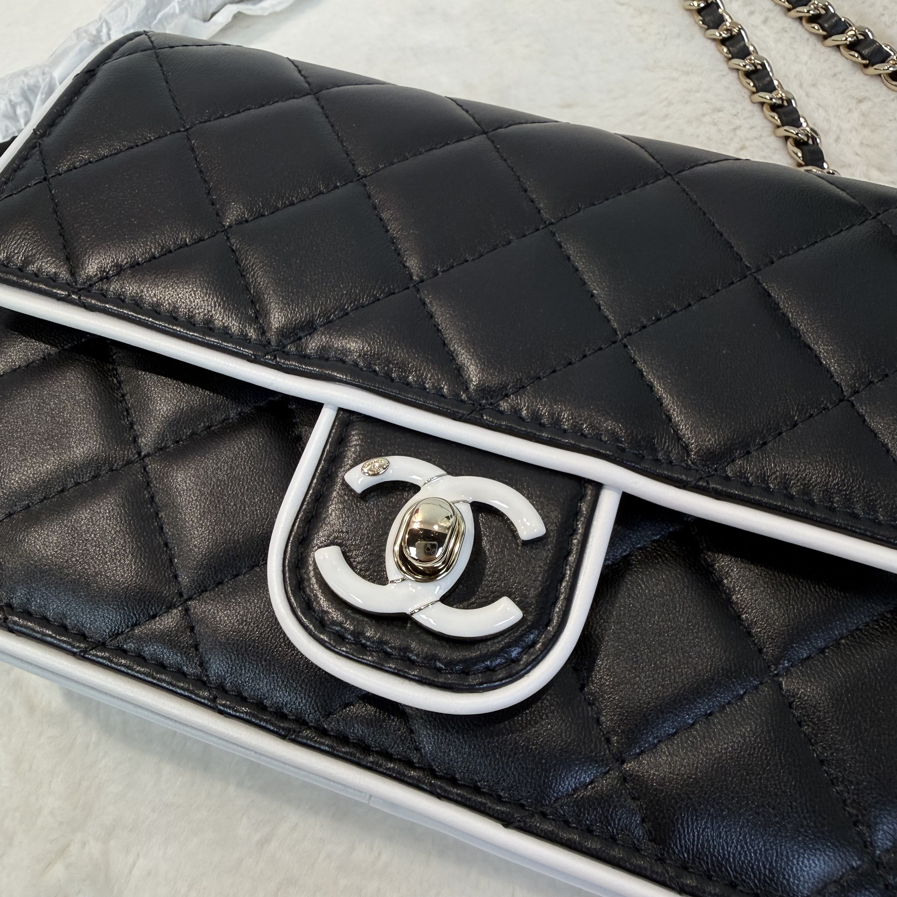 CHANEL/香奈兒 25p 漫畫系列黑白woc鏈條包 