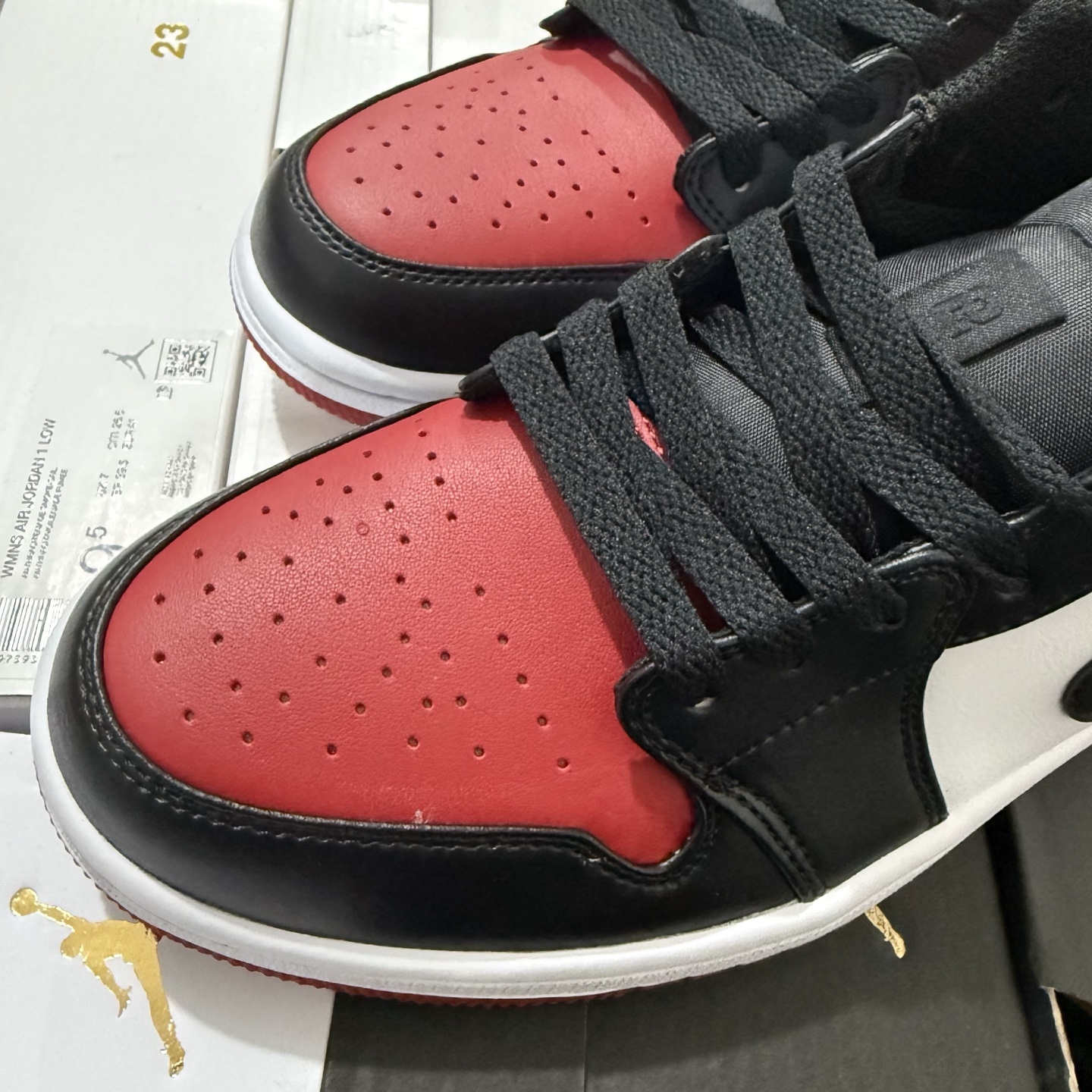 Nike Air Jordan 1 Low "Bred Toe" 553558-612