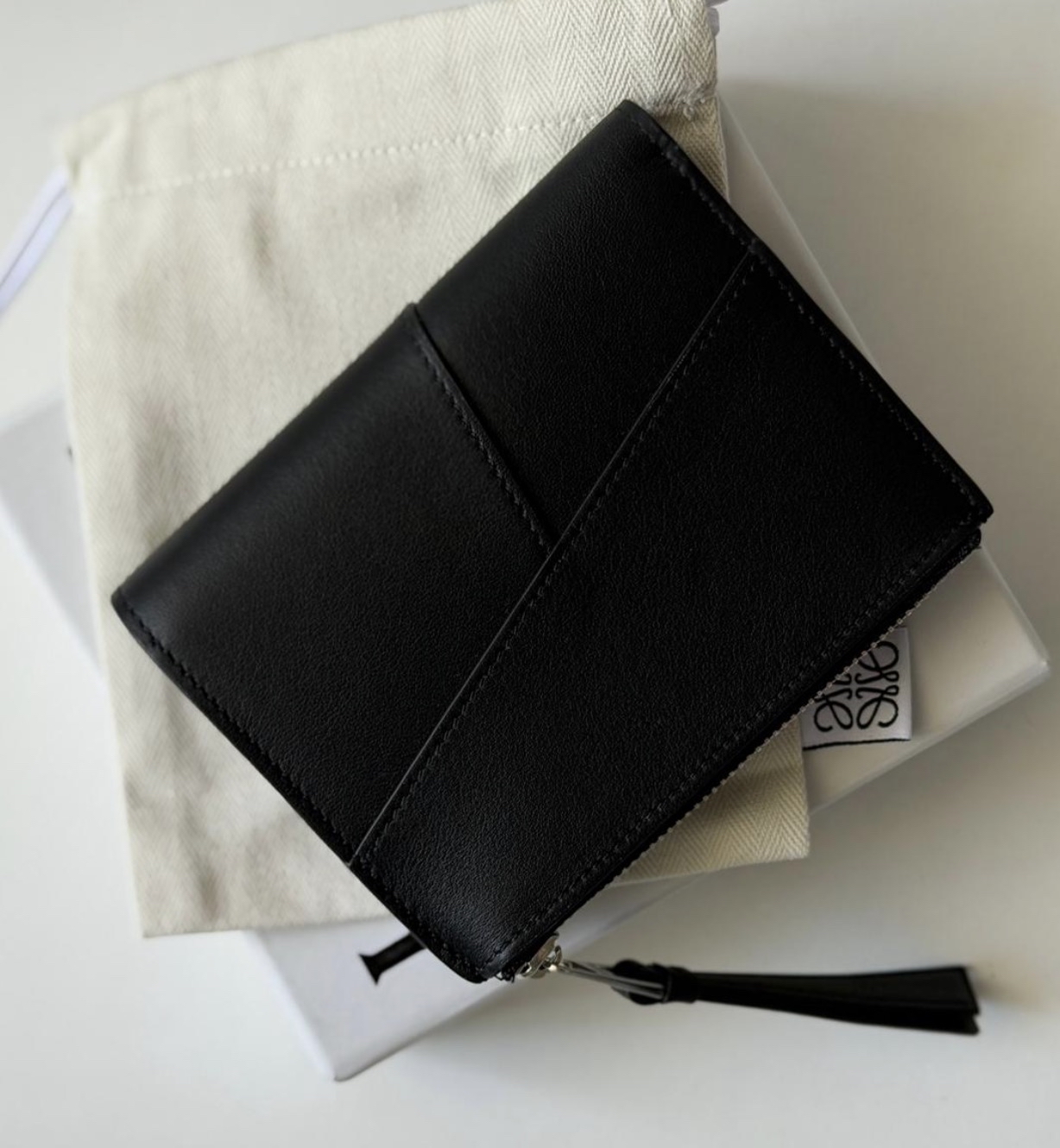 訂貨📮Loewe 男裝黑色牛皮 Puzzle 銀包 