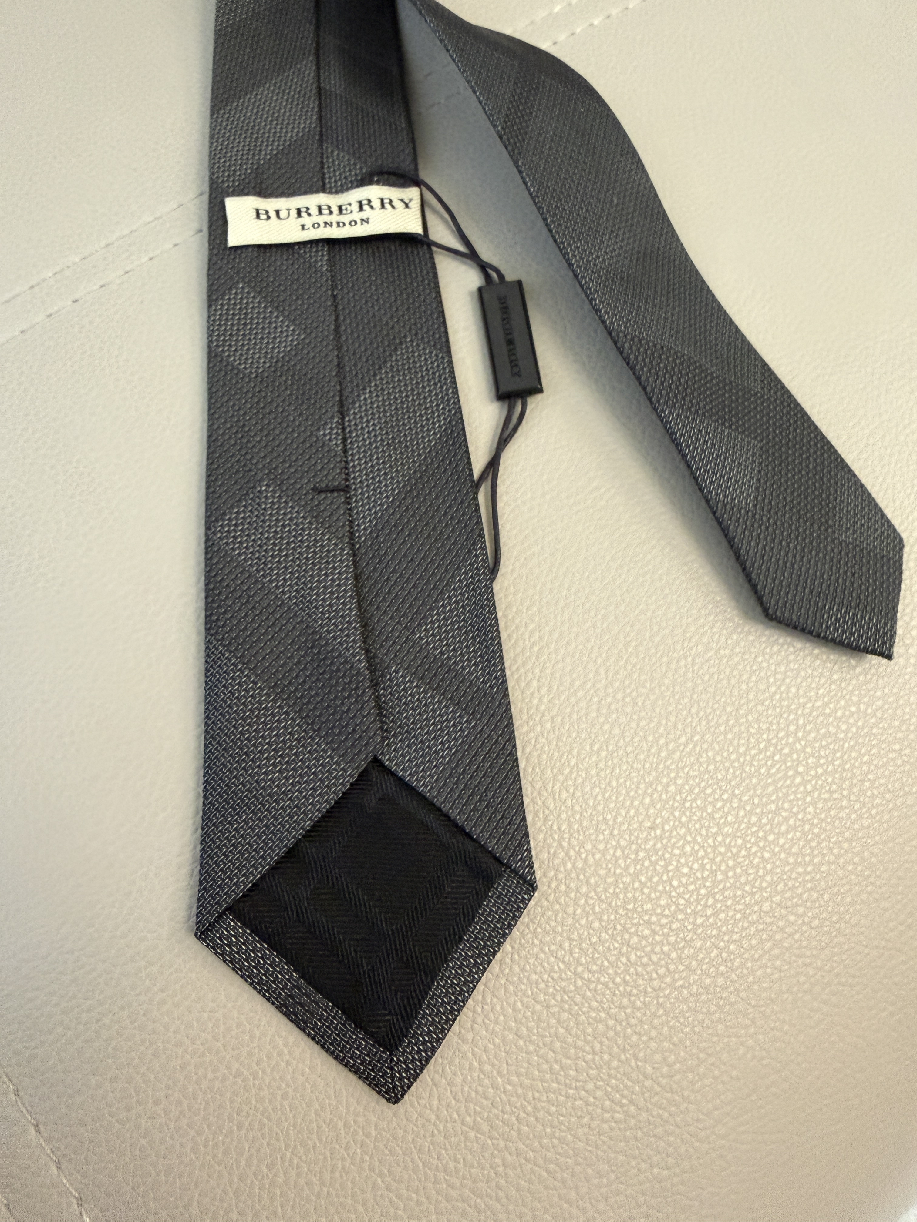 Burberry tie (意大利🇮🇹制造)