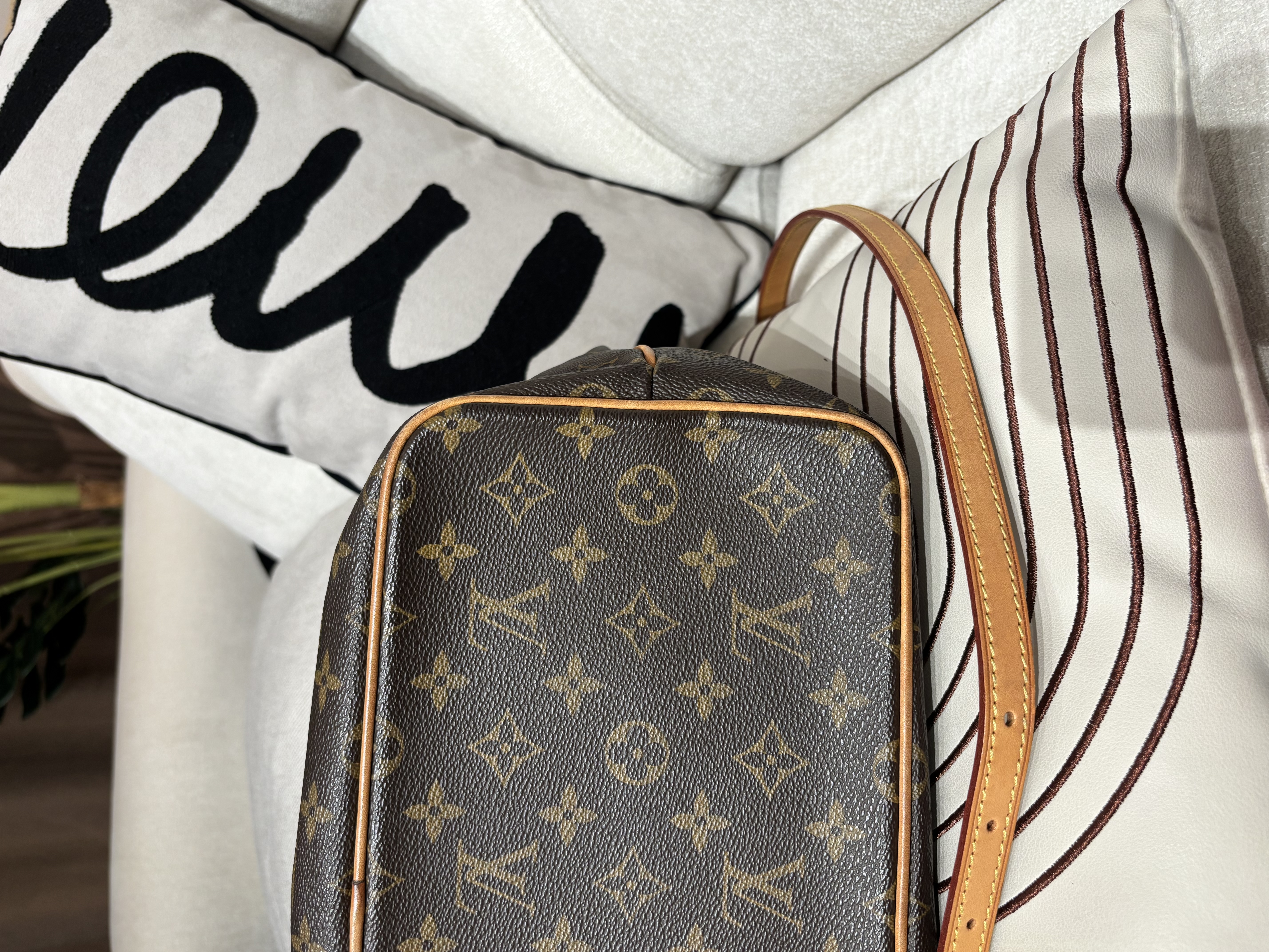 Lv Palermo pm 2way bag monogram 100%Authentic, 90%new