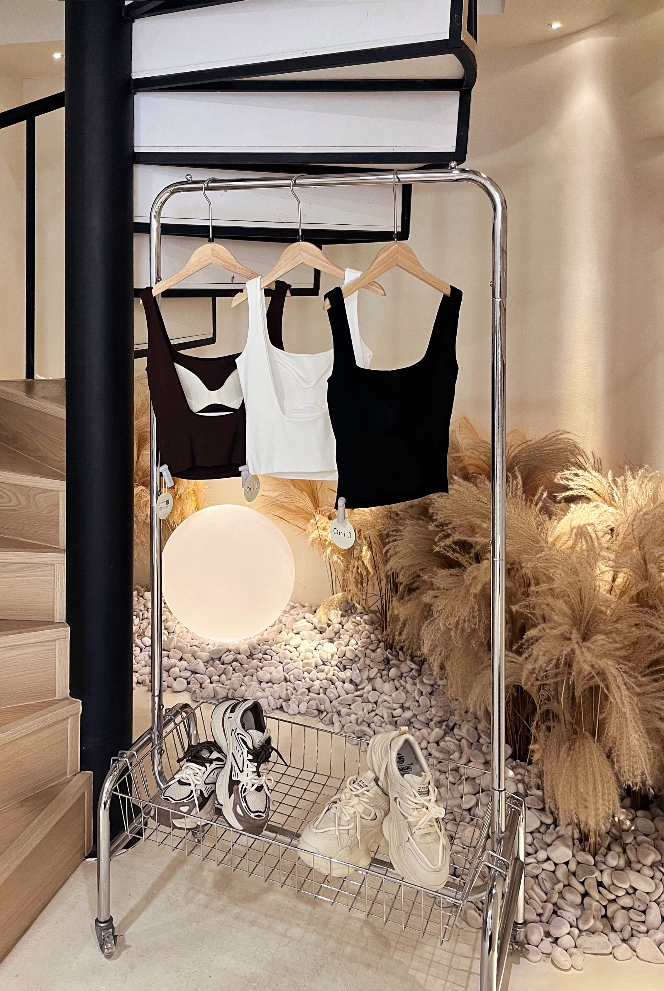 037大U露背胸垫背心