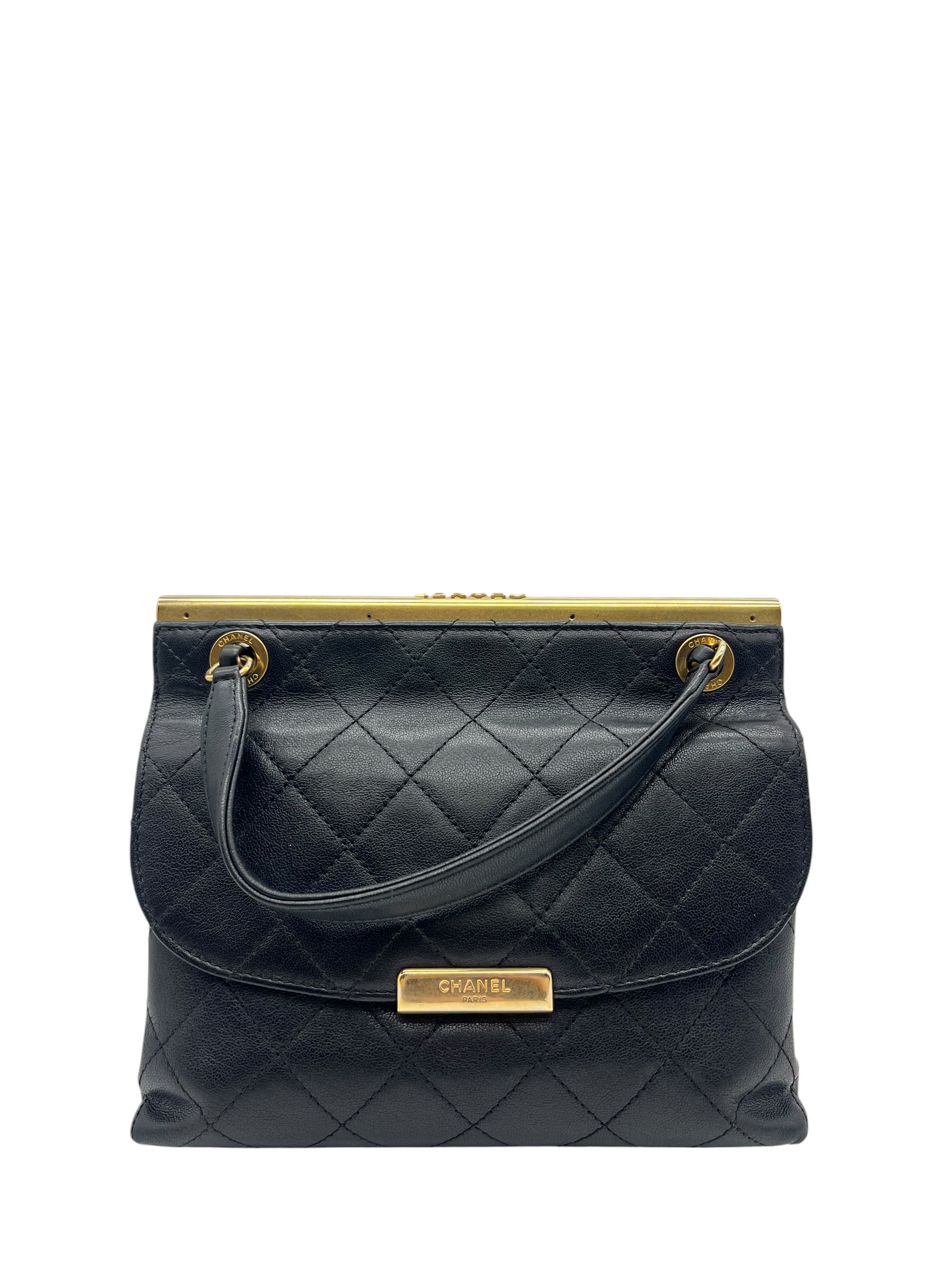 Pre-Owned CHANEL Matelasse Shoulder Bag in Navy / Product Code: 26060507