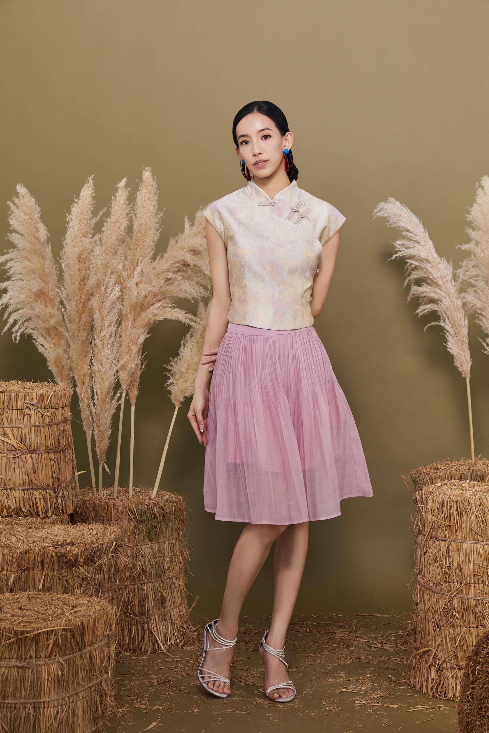 CB2697 Oriental Brocade Qipao Top