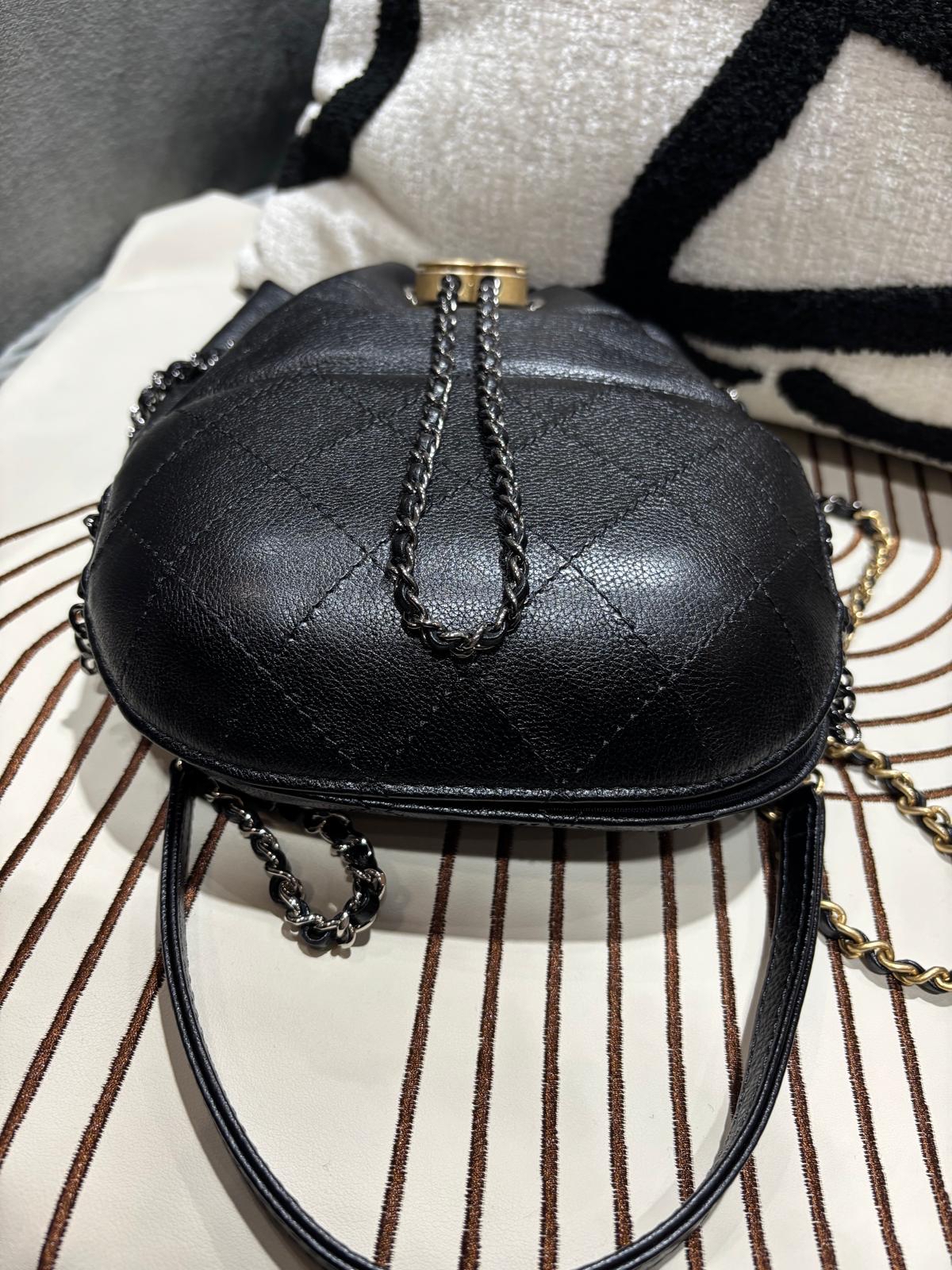 CHANEL Small Gabrielle bucket chain Shoulder Bag 黑色魚子醬牛皮cc 調節扣肩背包100%Authentic, 98%new ✅card ✅dust bag ✅box 