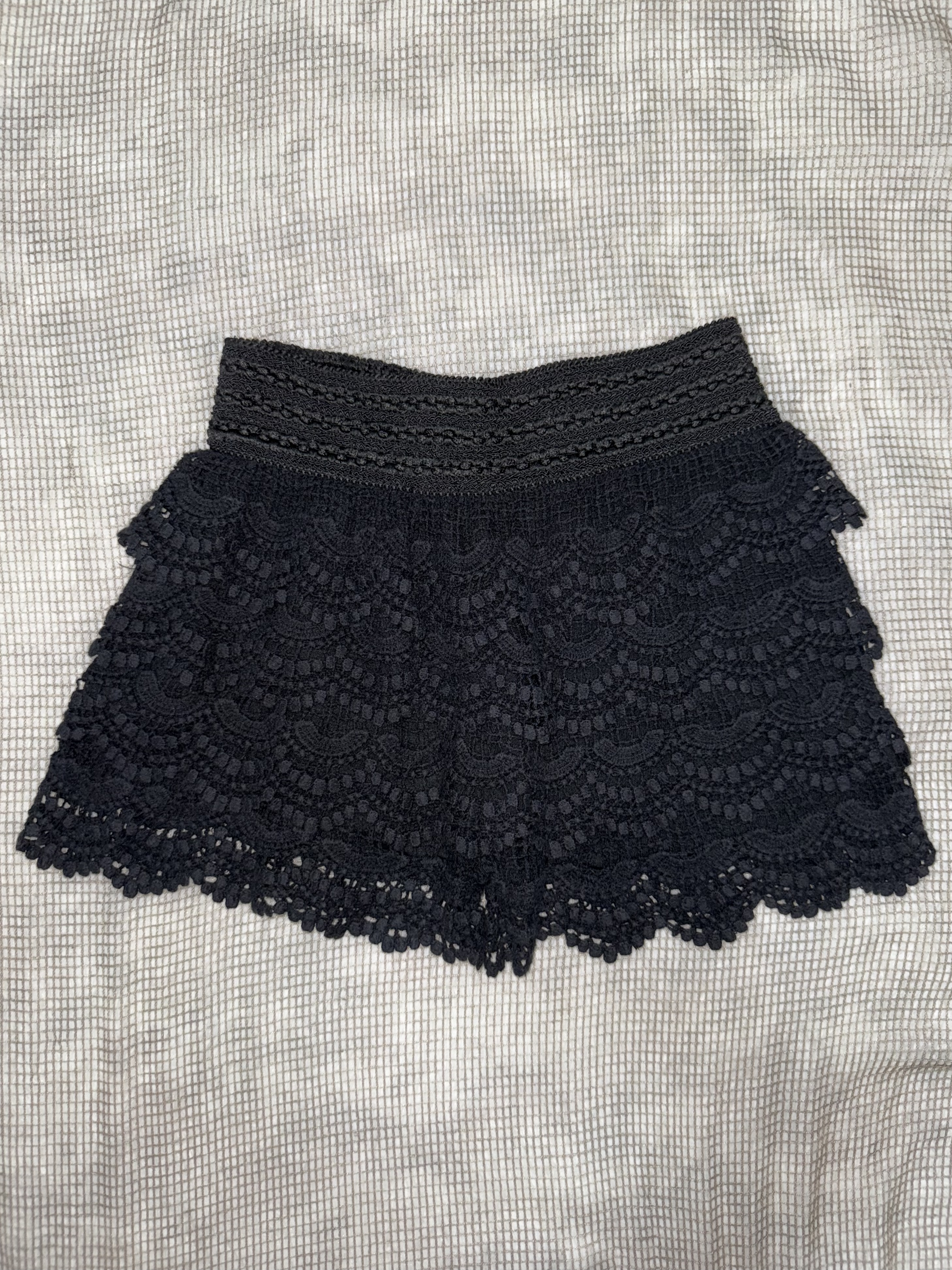 [On Sale]Black Mori Lace Shorts