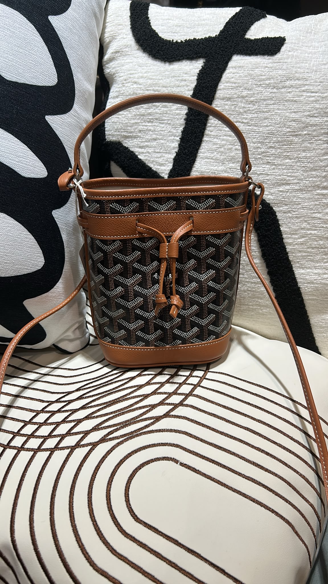 Goyard mini flot bucket bag 100%Authentic,全新未使用品  ✅收據✅dust bag✅tap
