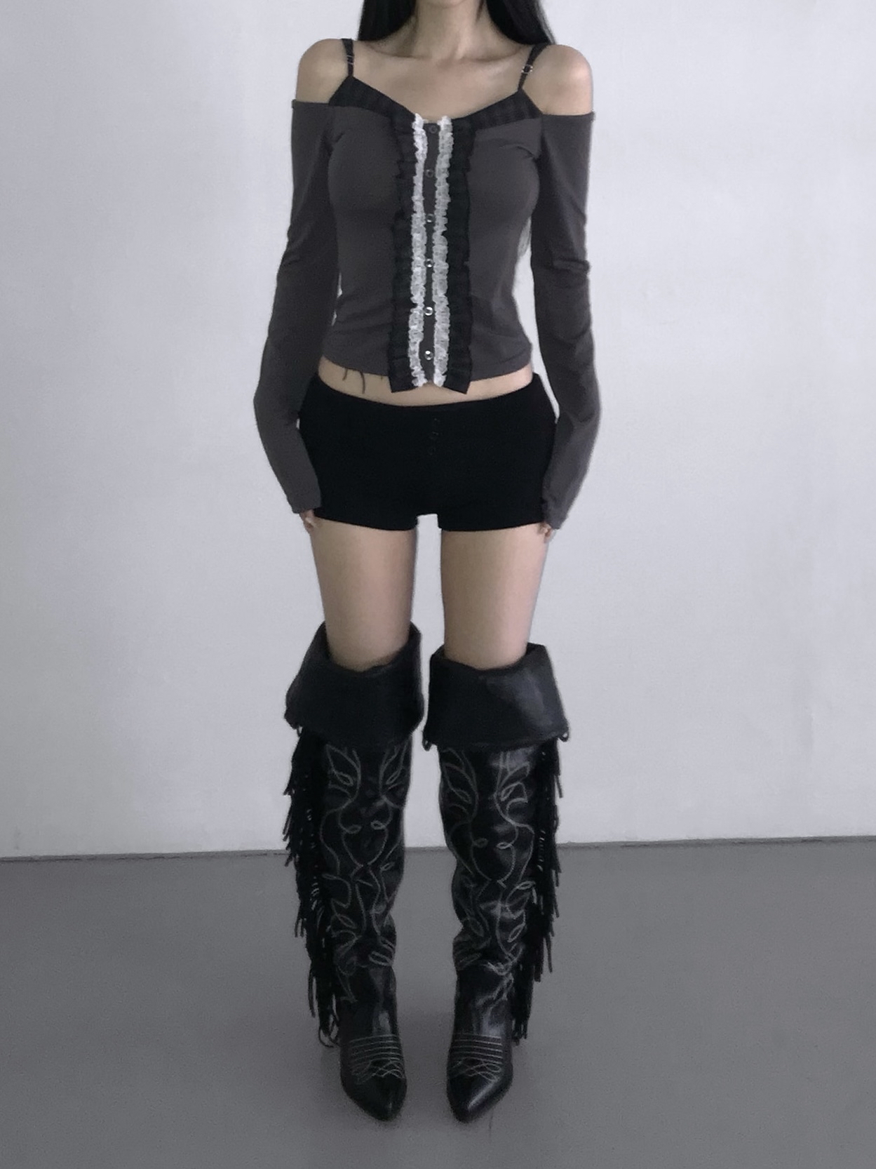 Contrast Lace Ruffle Off-Shoulder Top